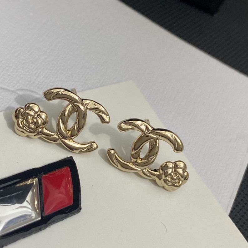 [TOP] CHANEL Earrings - Gold