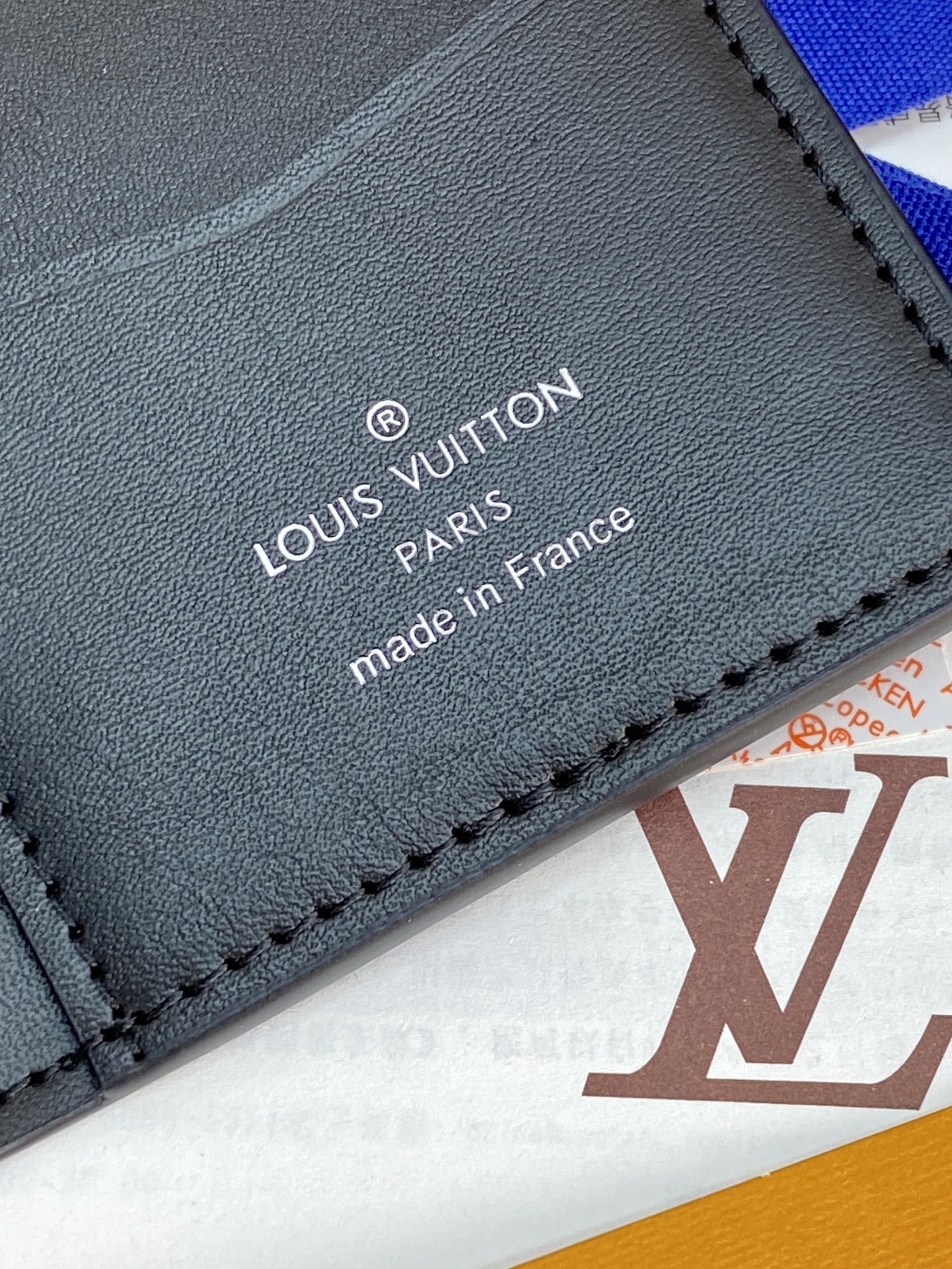 [TOP] Louis Vuitton LV Men's Card Holder with Crocodile Leather 8x11x1cm - Black