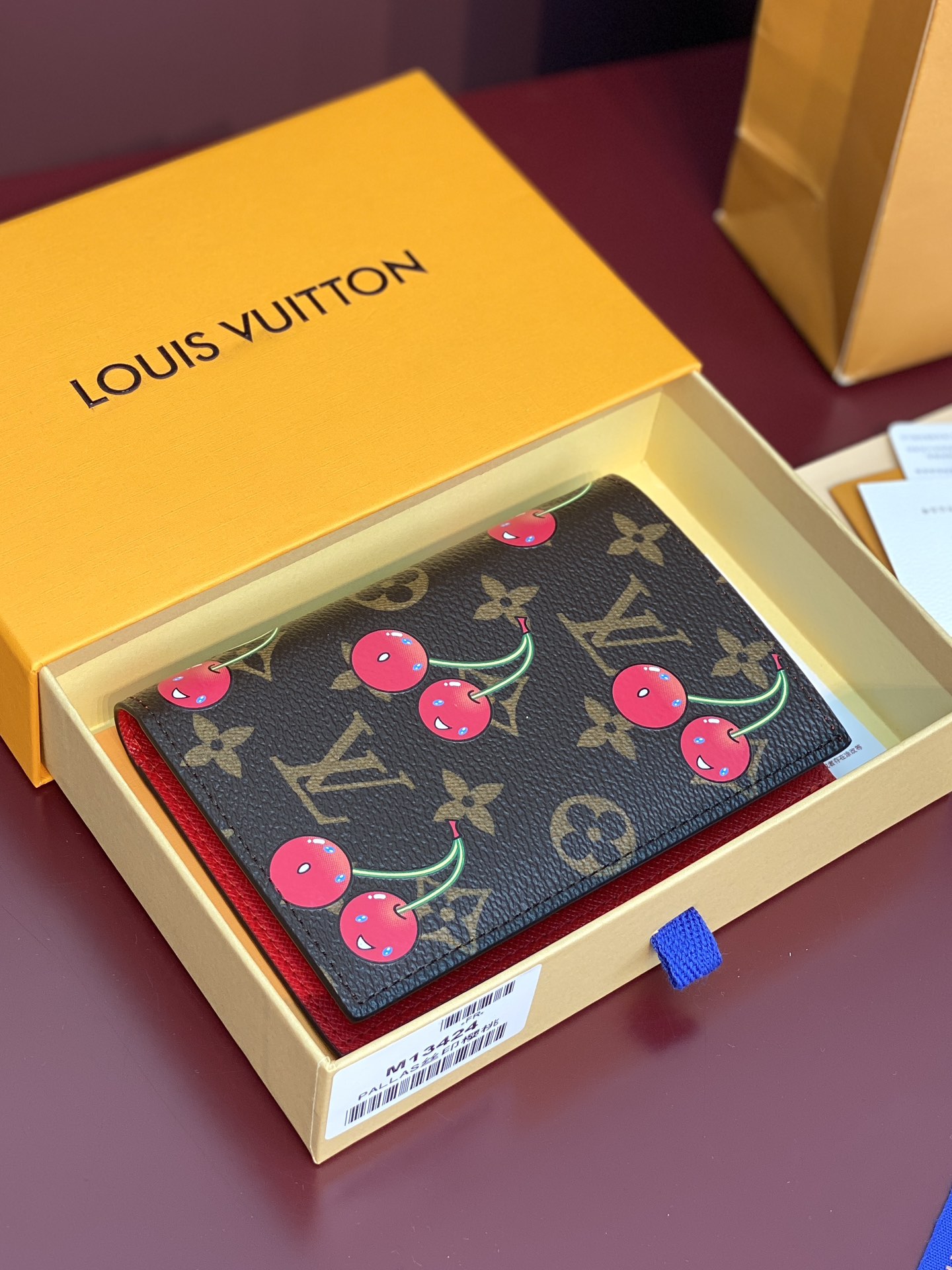 [TOP] Louis Vuitton LV Passport Holder Monogram with Cherry Pattern 14x2.5x10cm - Brown