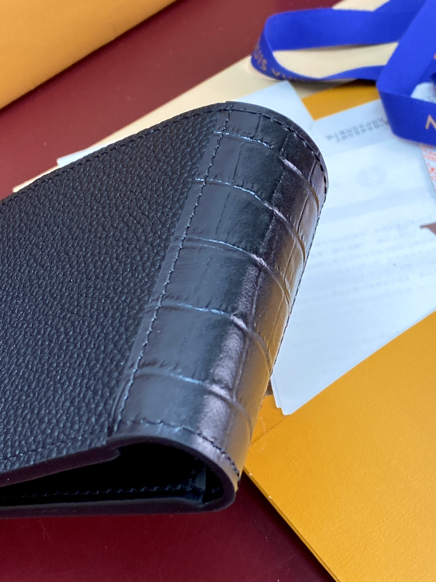 [TOP] Louis Vuitton LV Men's Short Wallet with Crocodile Leather 12x9x1cm - Black