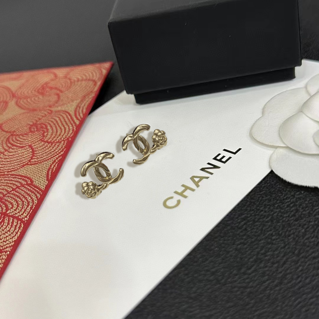[TOP] CHANEL Earrings - Gold