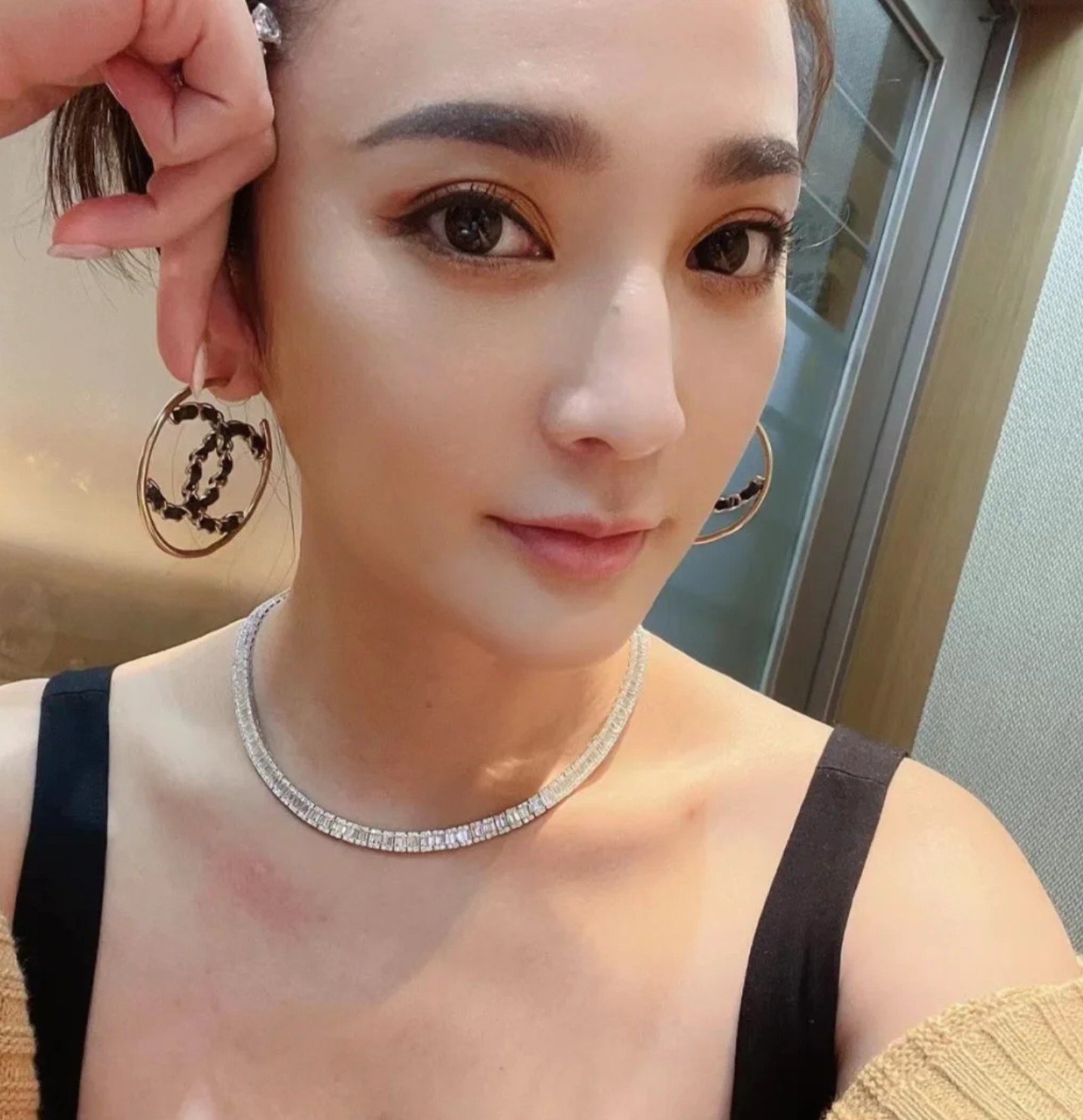 [TOP] CHANEL Earrings - Gold