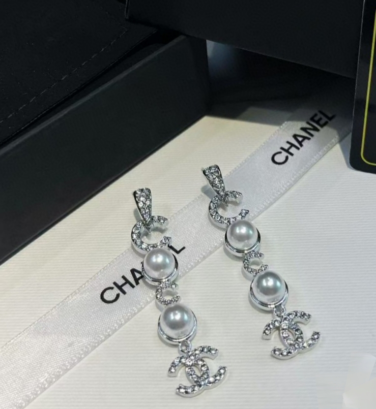 [TOP] CHANEL Earrings - Silver