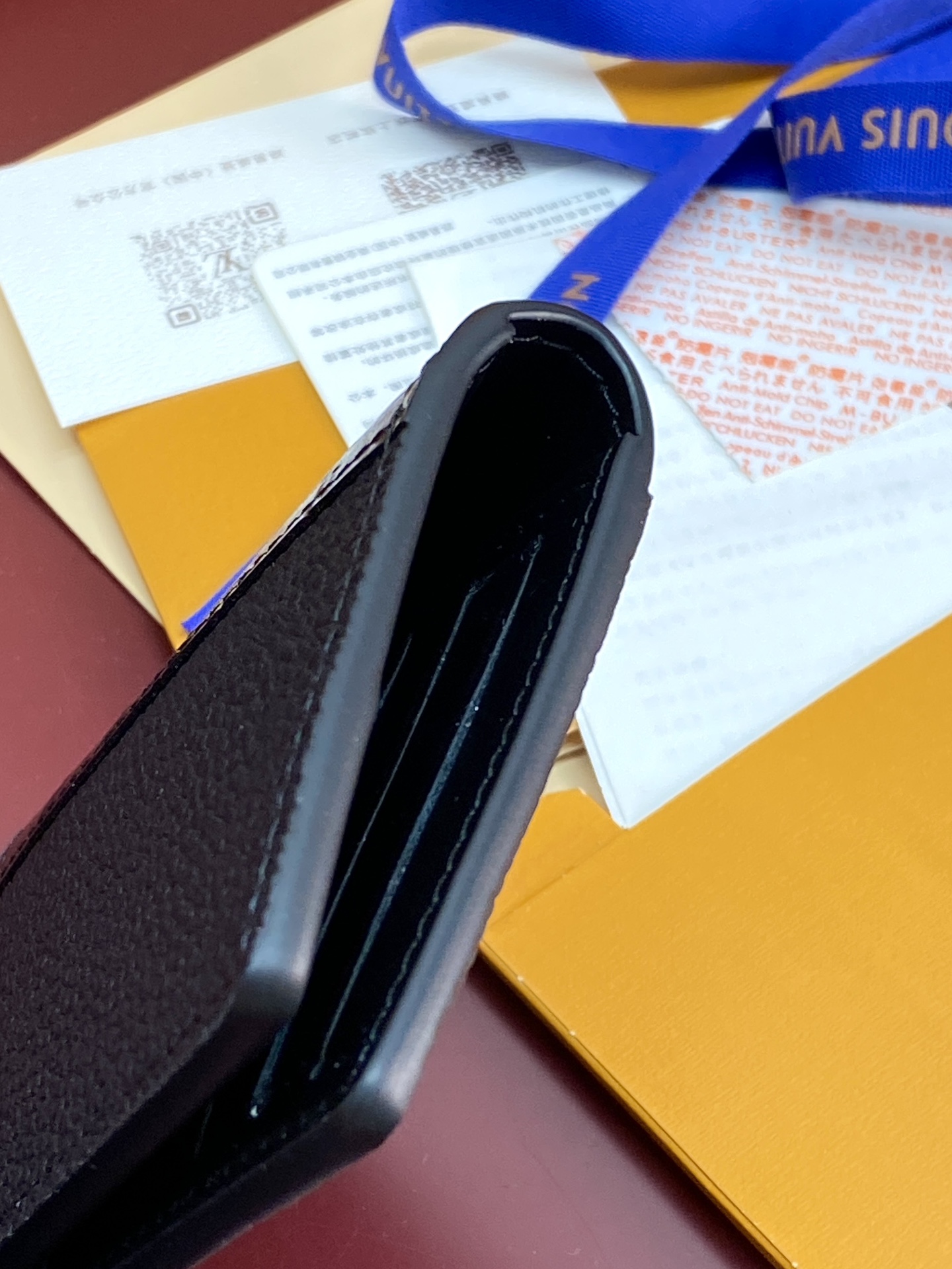 [TOP] Louis Vuitton LV Men's Card Holder with Crocodile Leather 8x11x1cm - Black