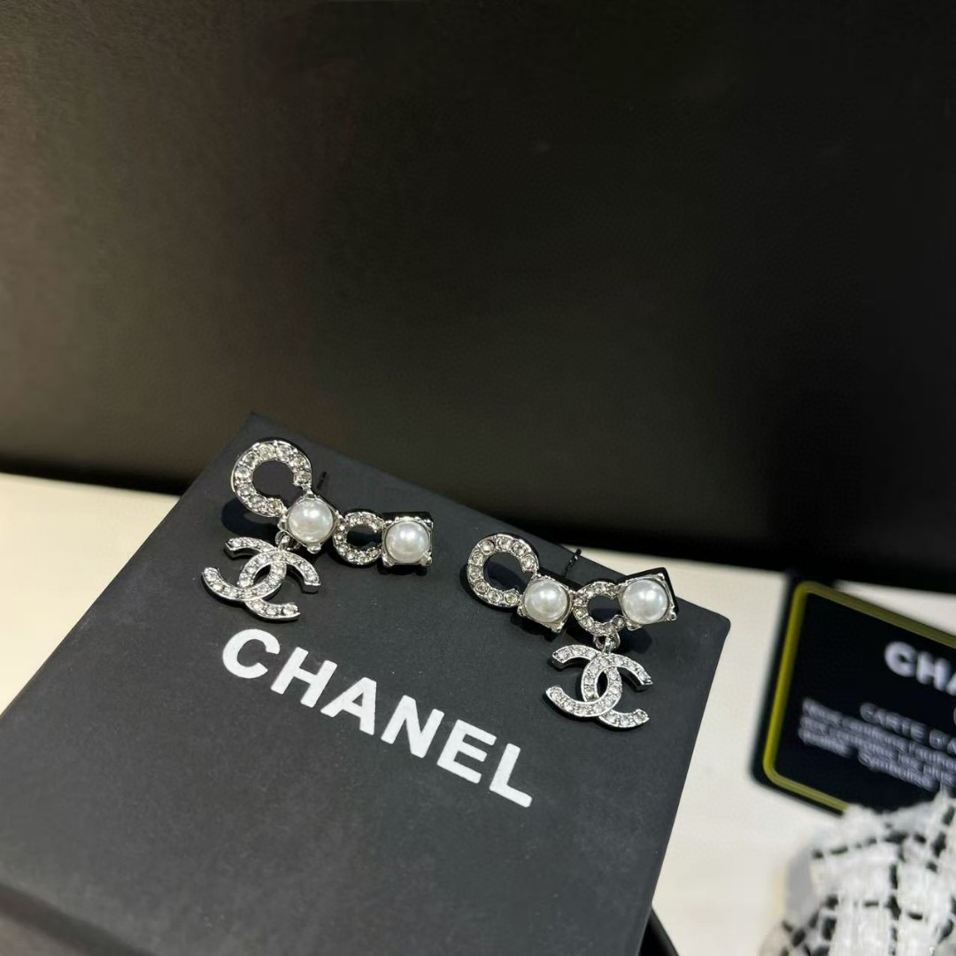 [TOP] CHANEL Earrings - Silver