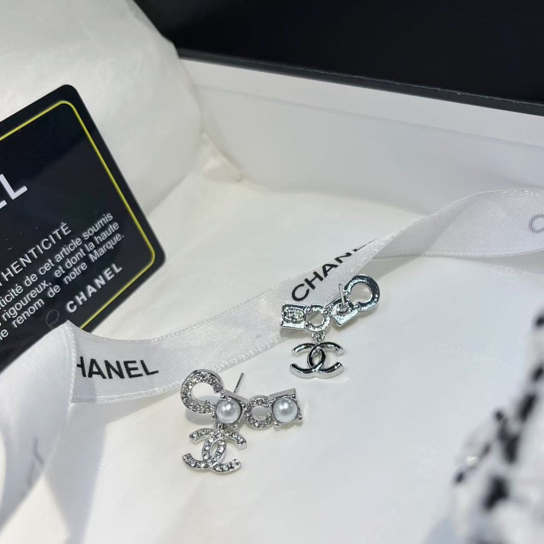 [TOP] CHANEL Earrings - Silver