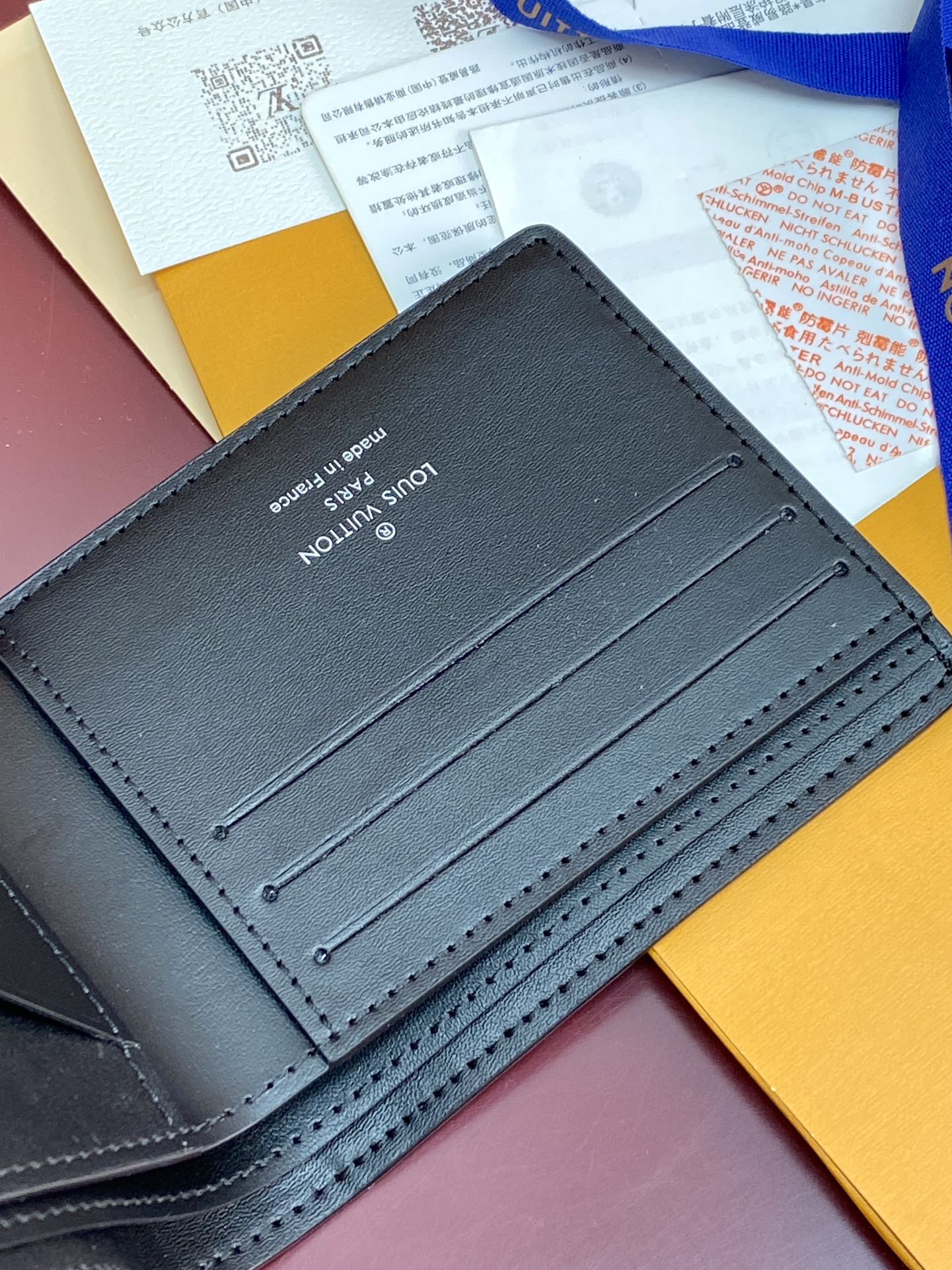 [TOP] Louis Vuitton LV Men's Short Wallet with Crocodile Leather 12x9x1cm - Black