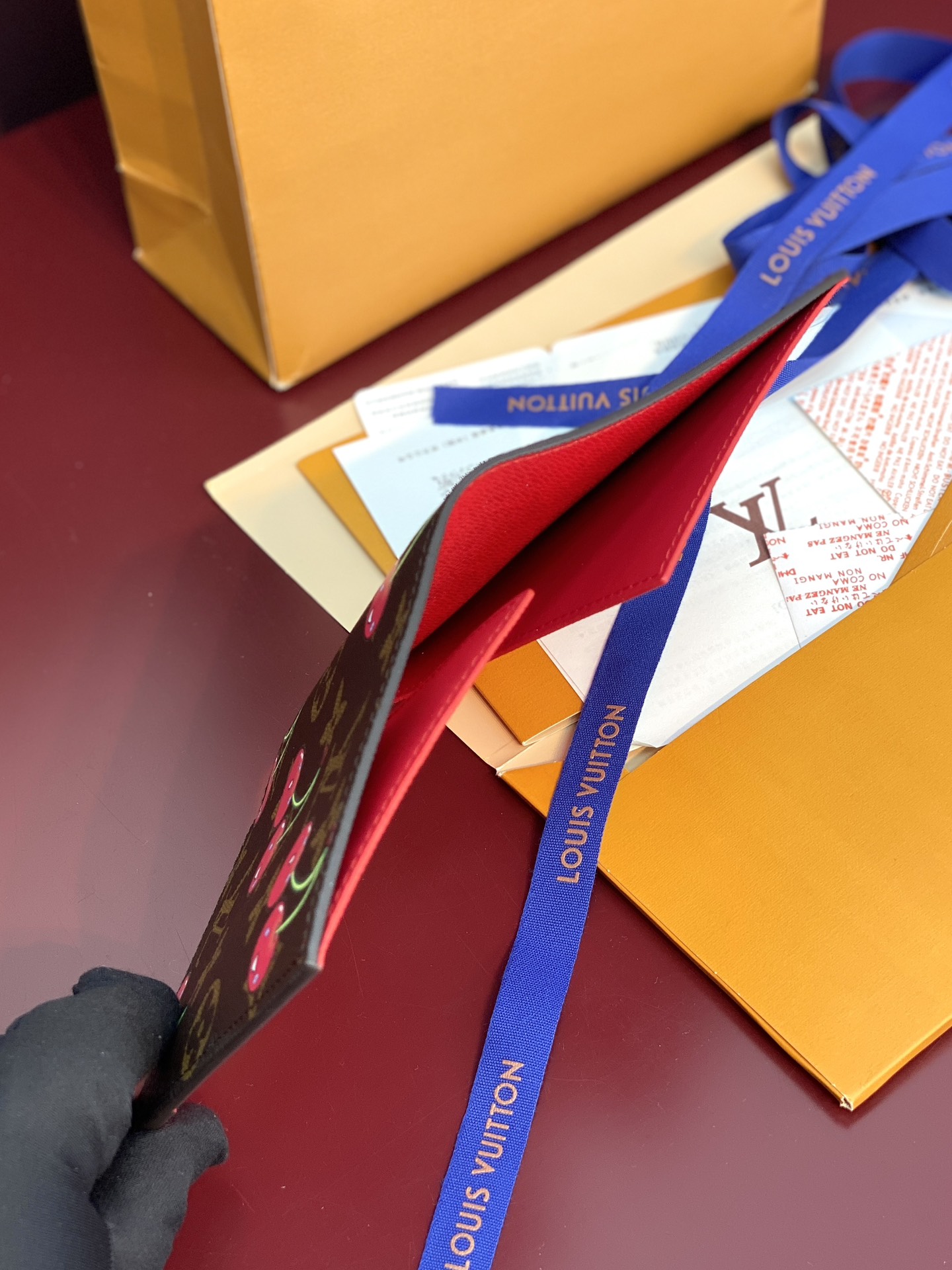 [TOP] Louis Vuitton LV Passport Holder Monogram with Cherry Pattern 14x2.5x10cm - Brown