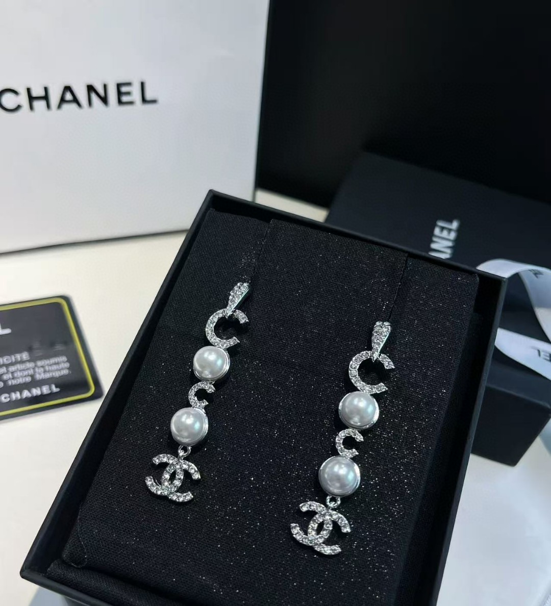 [TOP] CHANEL Earrings - Silver