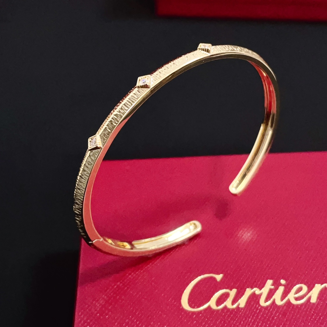 [TOP] Cartier Open Bracelet - Gold