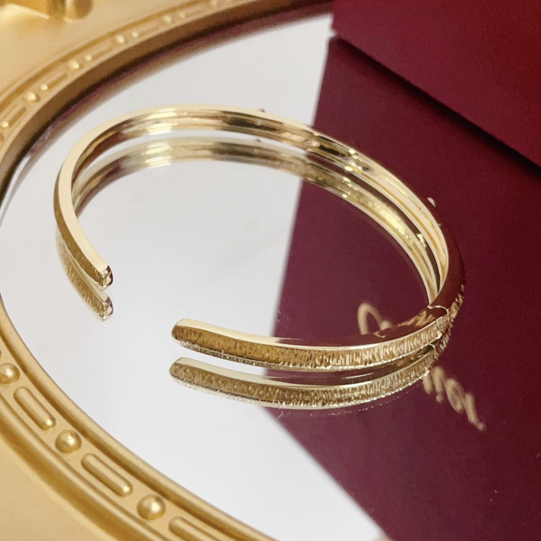 [TOP] Cartier Open Bracelet - Gold