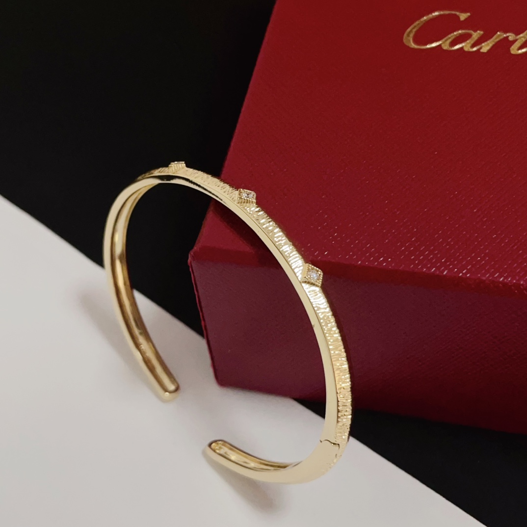 [TOP] Cartier Open Bracelet - Gold
