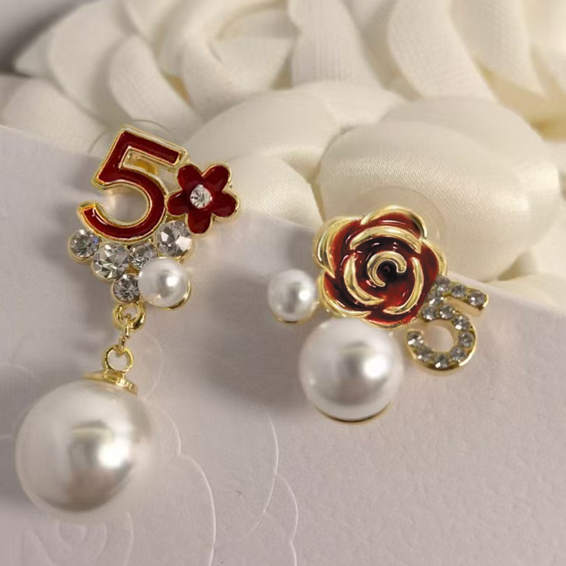[TOP] CHANEL Earrings with Pearls and Flowers - 2 Color