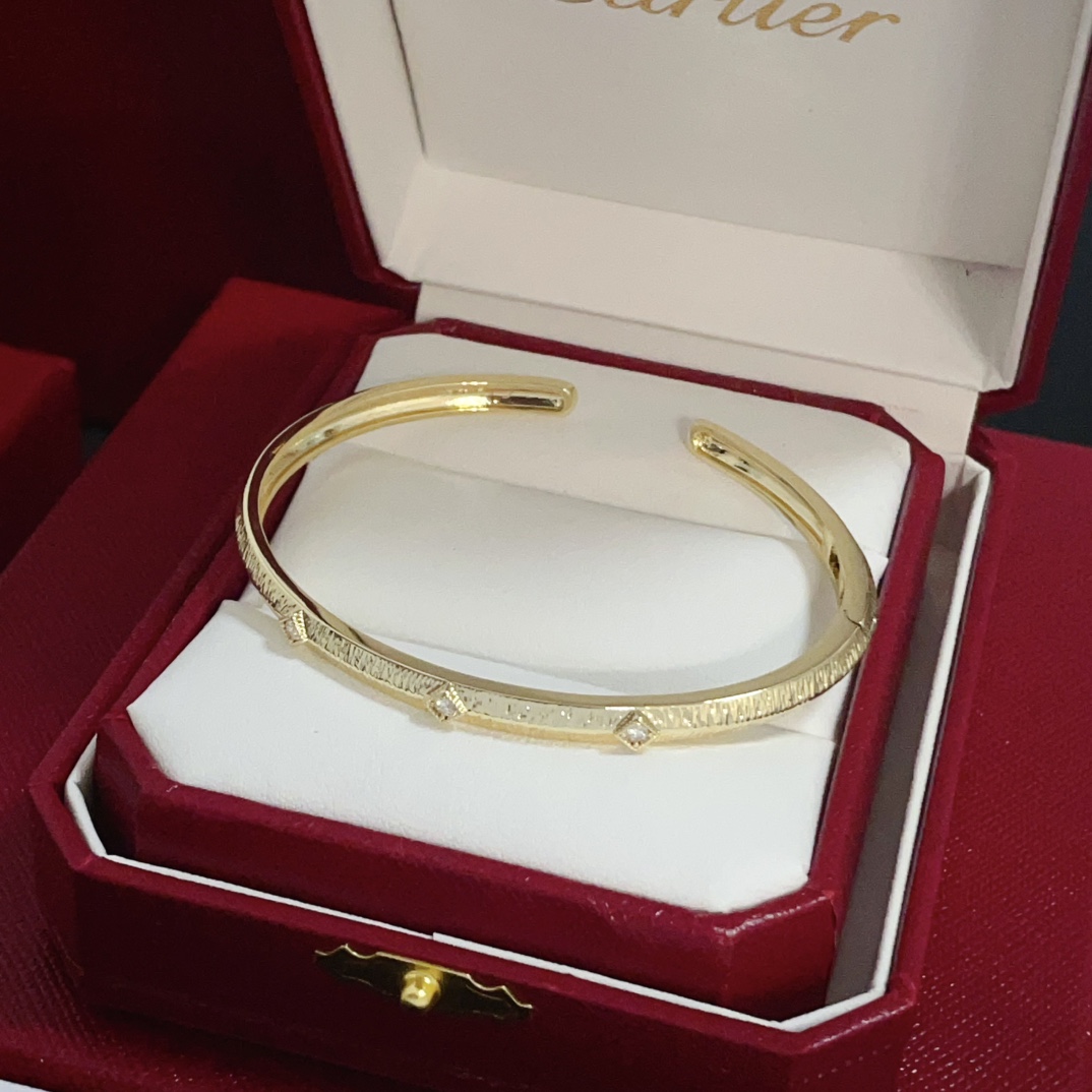 [TOP] Cartier Open Bracelet - Gold