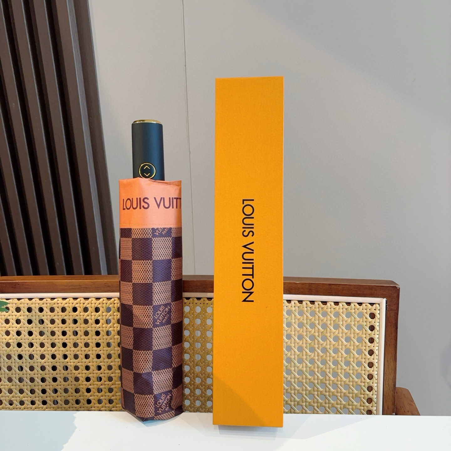 [TOP] Louis Vuitton LV Umbrella - 2 Colors