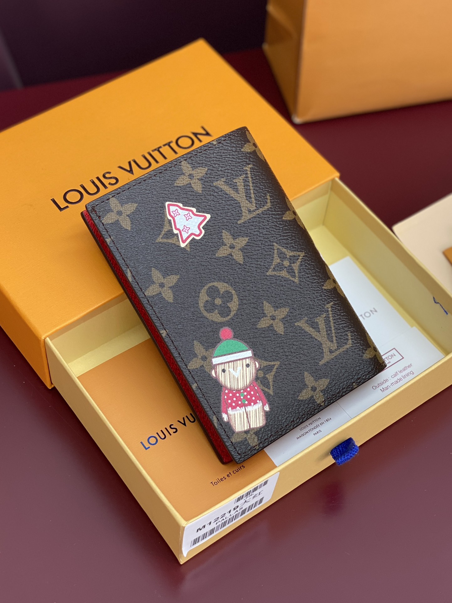[TOP] Louis Vuitton LV Candy Factory Series Passport Holder with Vivienne Pattern Calfskin 14x2.5x10cm - Brown/Red