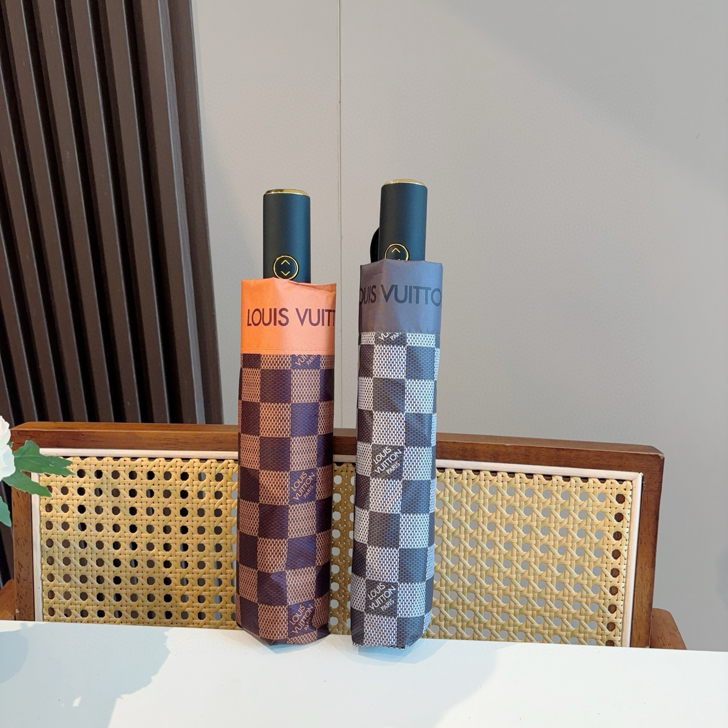 [TOP] Louis Vuitton LV Umbrella - 2 Colors