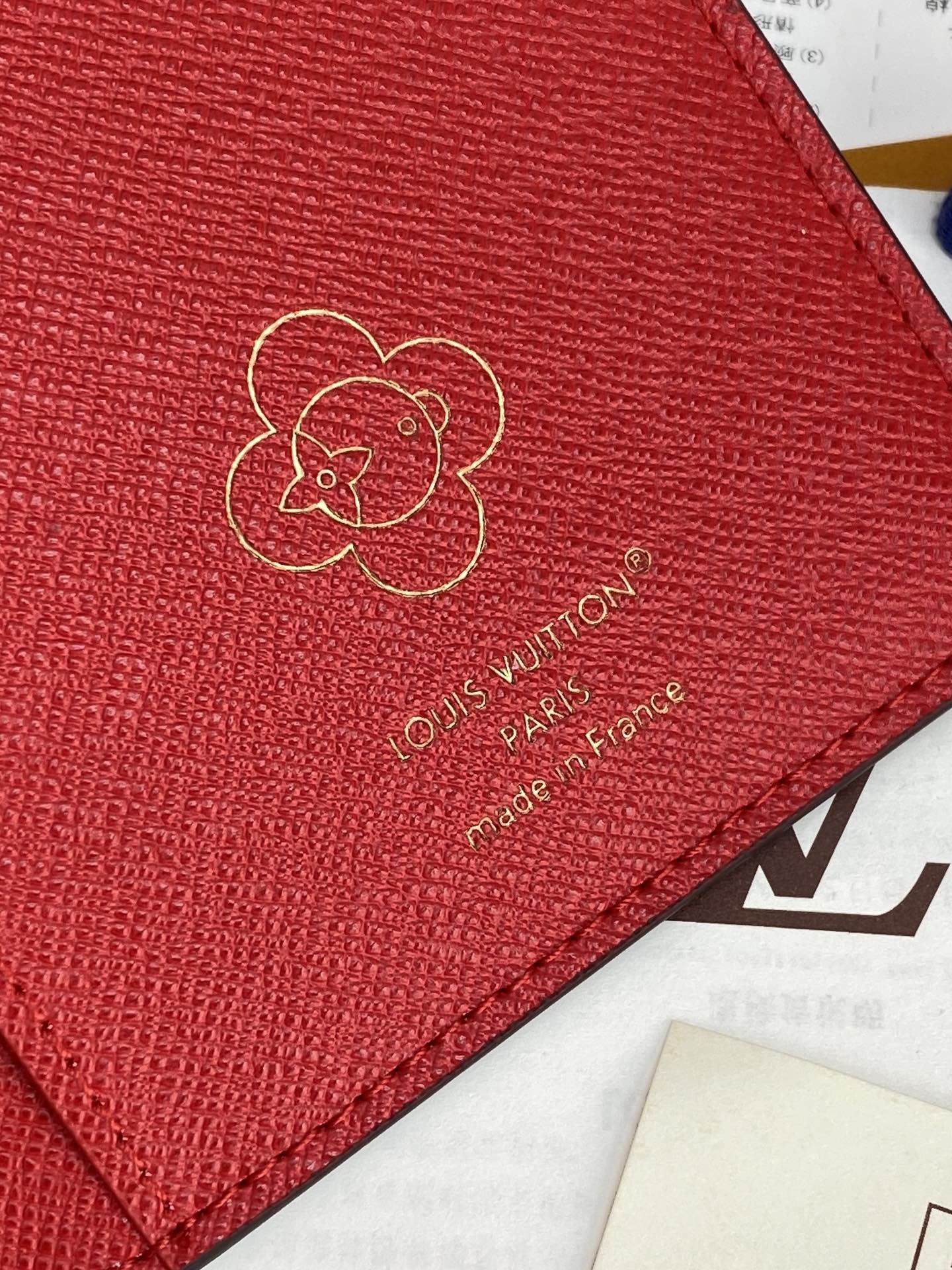 [TOP] Louis Vuitton LV Candy Factory Series Passport Holder with Vivienne Pattern Calfskin 14x2.5x10cm - Brown/Red