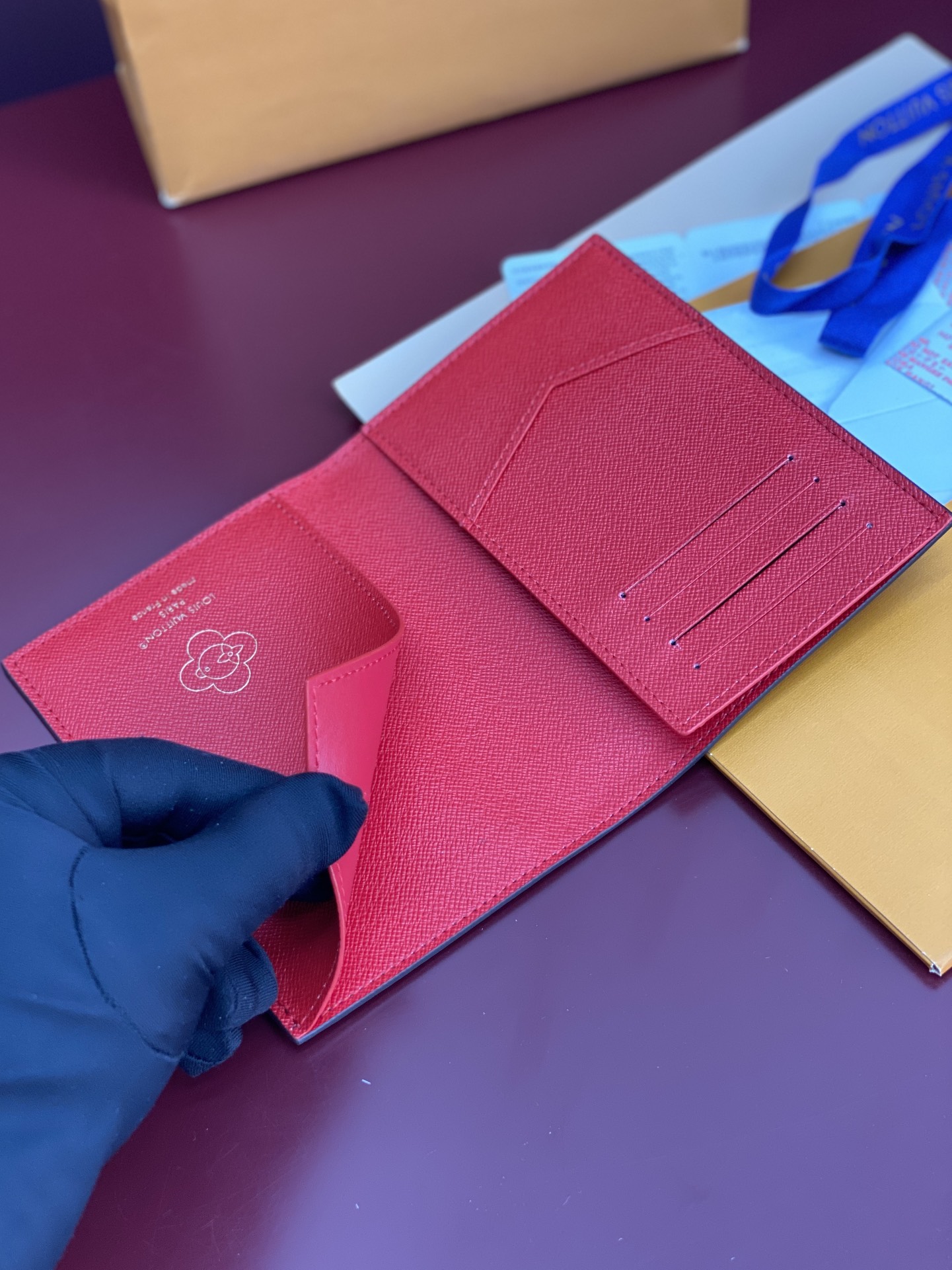 [TOP] Louis Vuitton LV Candy Factory Series Passport Holder with Vivienne Pattern Calfskin 14x2.5x10cm - Brown/Red