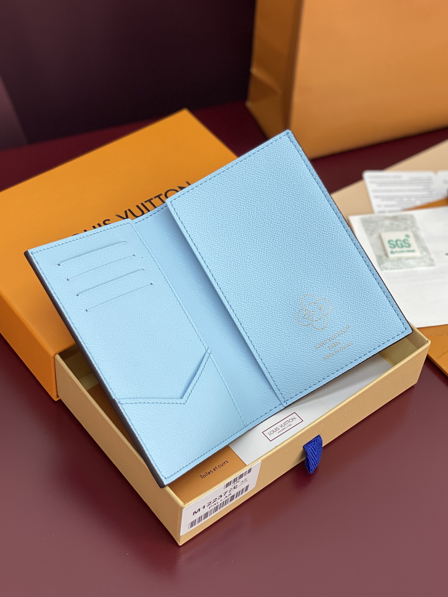 [TOP] Louis Vuitton LV Snow Show Series Passport Holder with Vivienne Pattern Calfskin 14x2.5x10cm - Brown/Blue