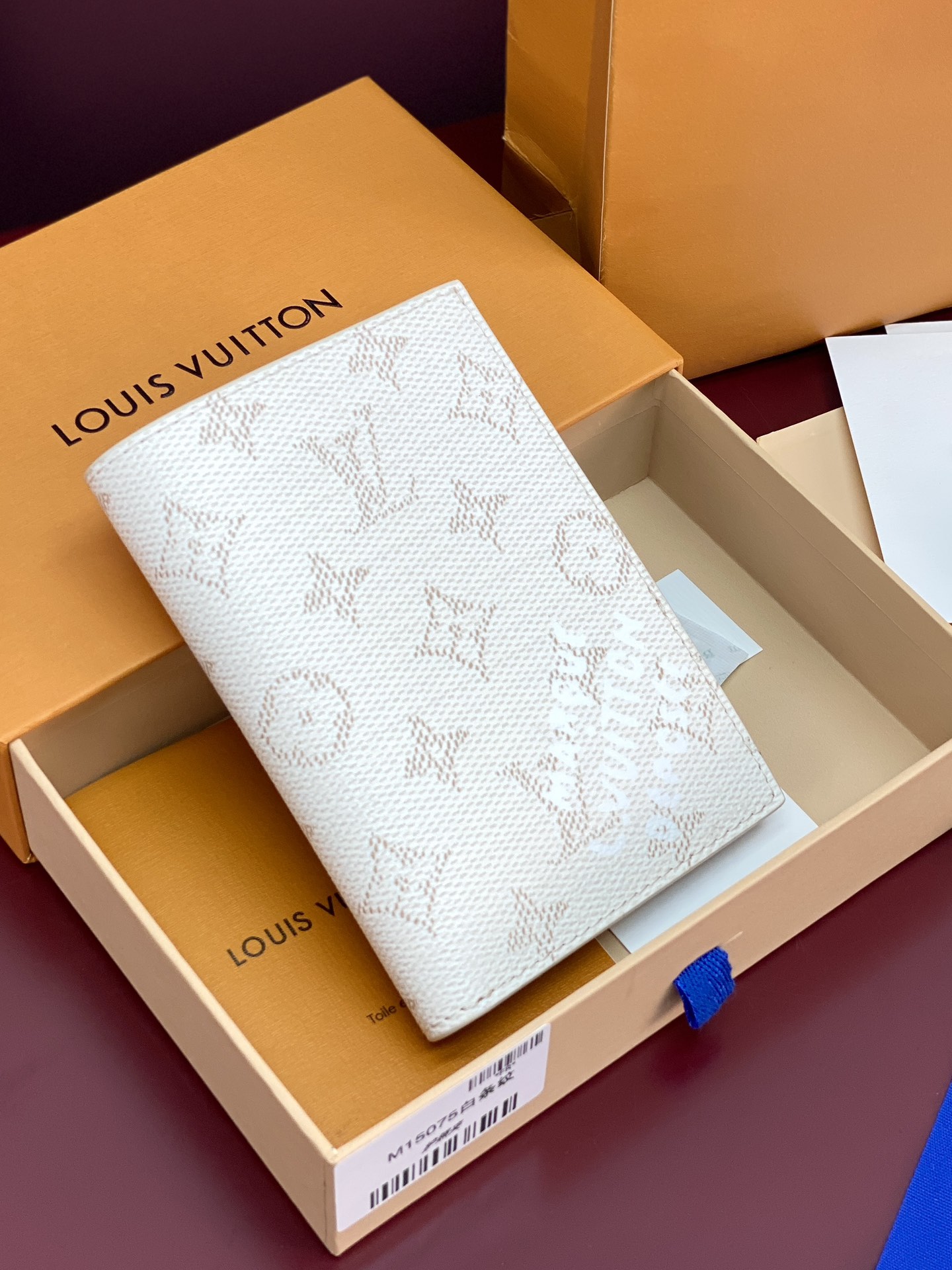 [TOP] Louis Vuitton LV Passport Holder in Monogram Heritage Coated Canvas / Calfskin 14x2.5x10cm - White