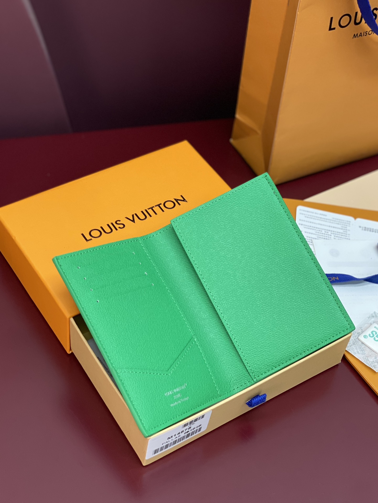 [TOP] Louis Vuitton LV Passport Holder Monogram with Sport Pattern Calfskin 14x2.5x10cm - 4 Color