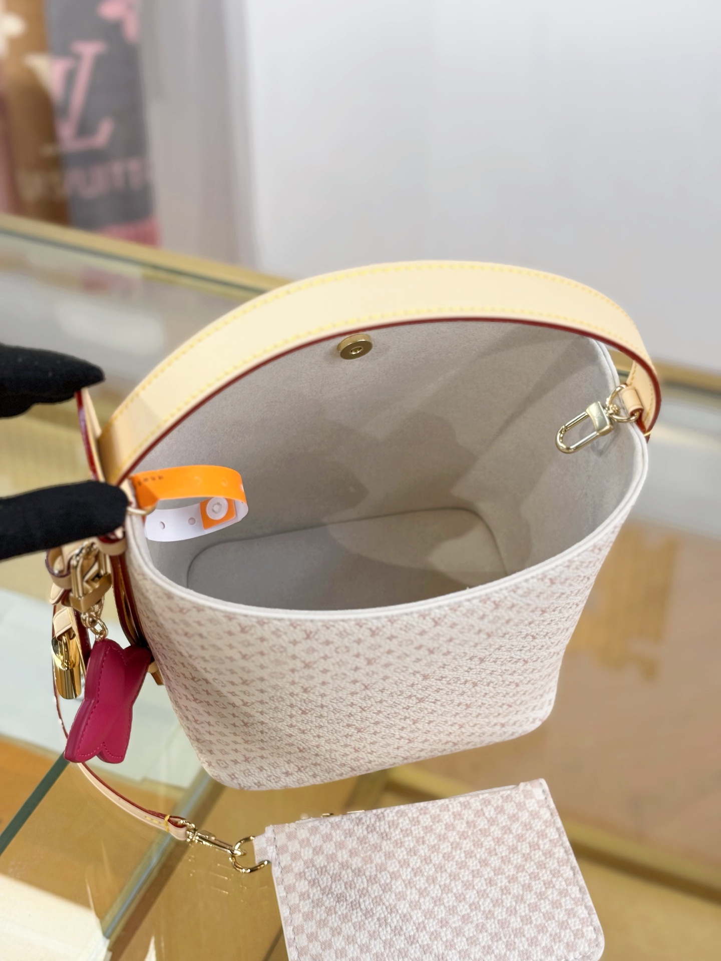 [TOP] Louis Vuitton LV All In BB Handbags 16x18x12cm - Beige