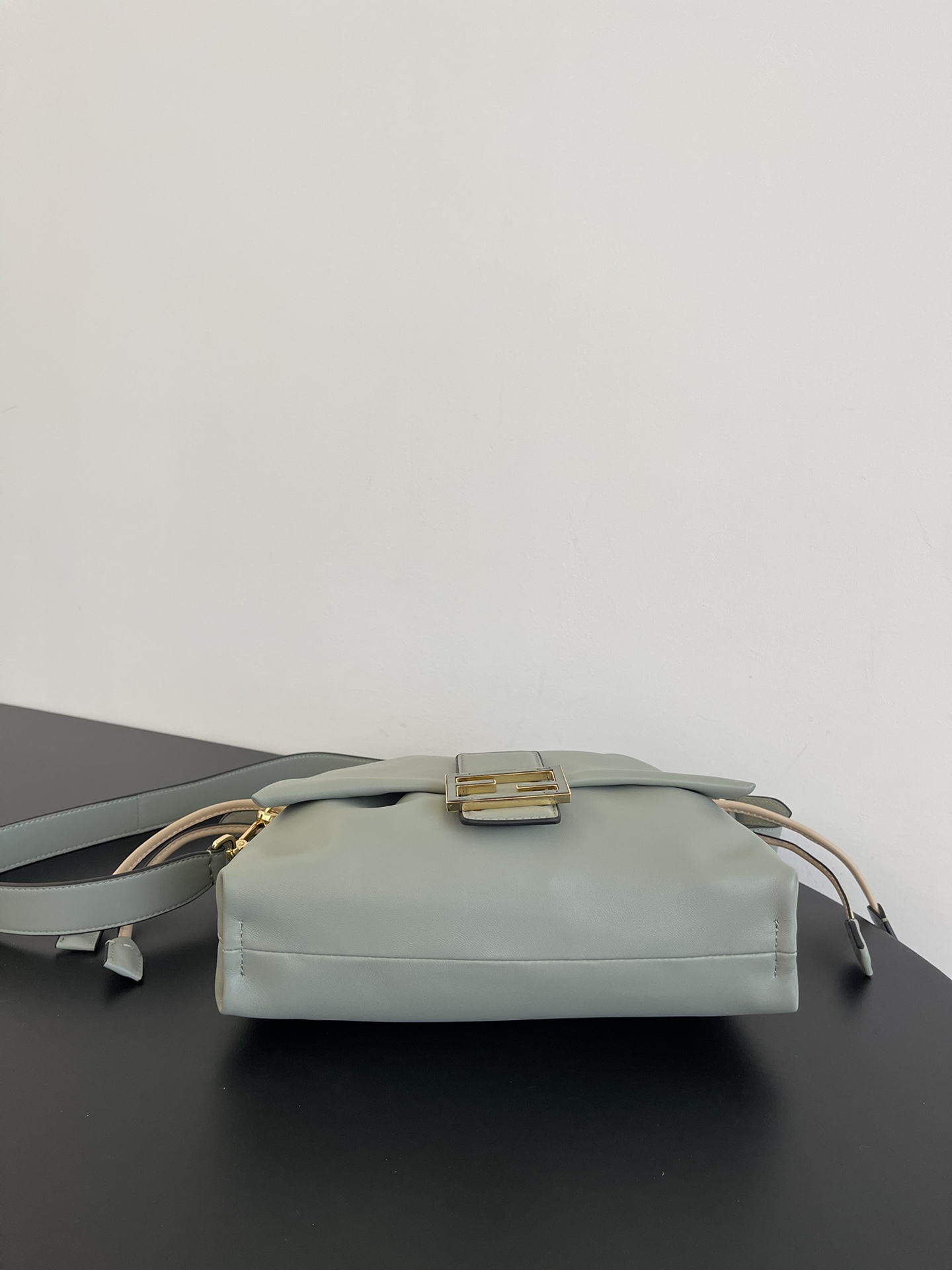 [TOP] FENDI Mamma Baguette Bag 26.5x8.5x18cm - Matcha Green