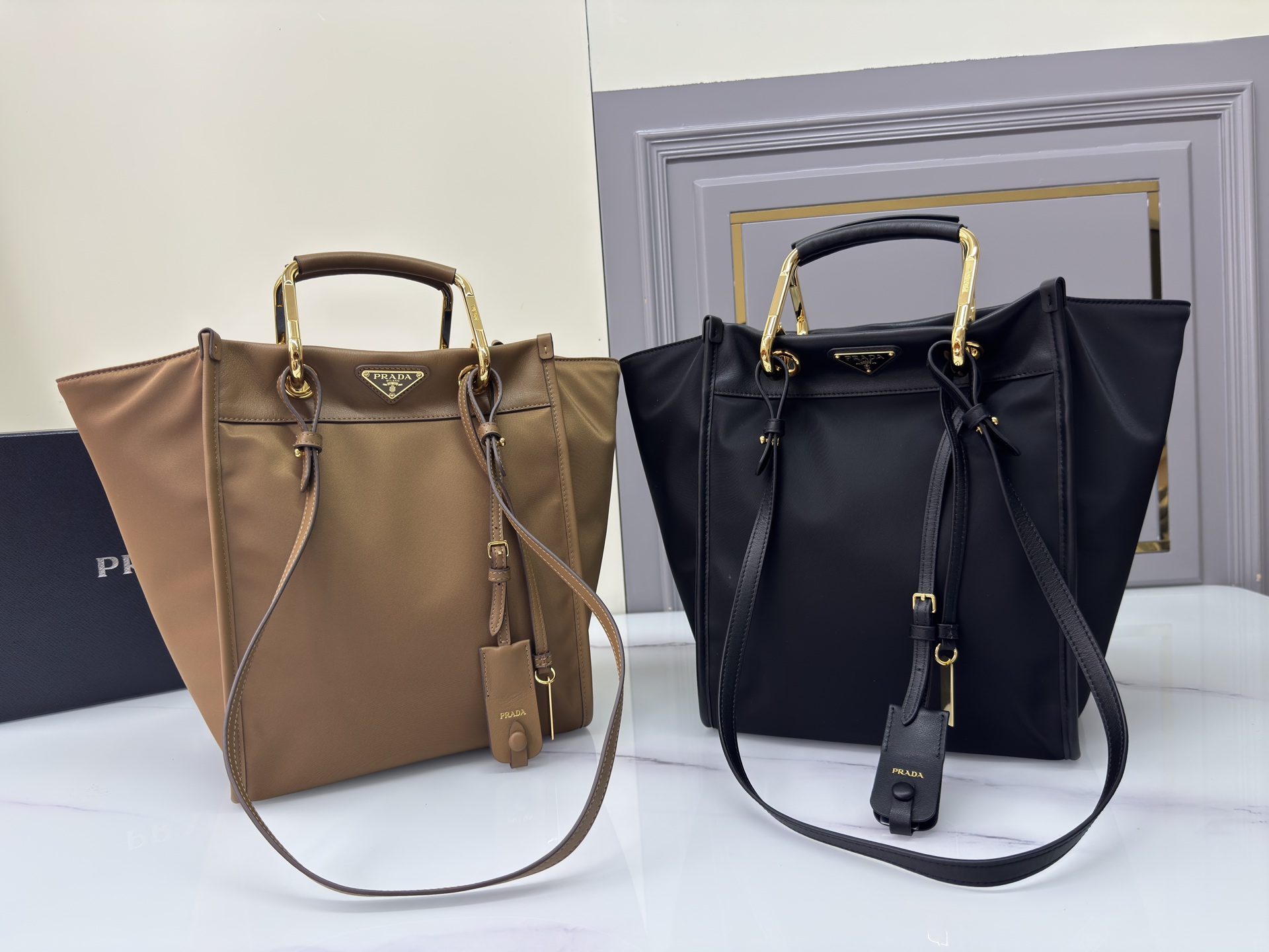 [TOP] PRADA Re-Nylon Hobo Bag 23x28.5x15cm - 2 Color