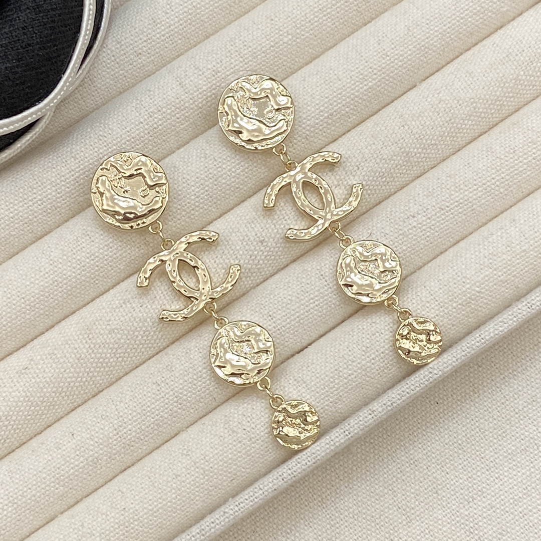 [TOP] CHANEL CC Earrings - Gold