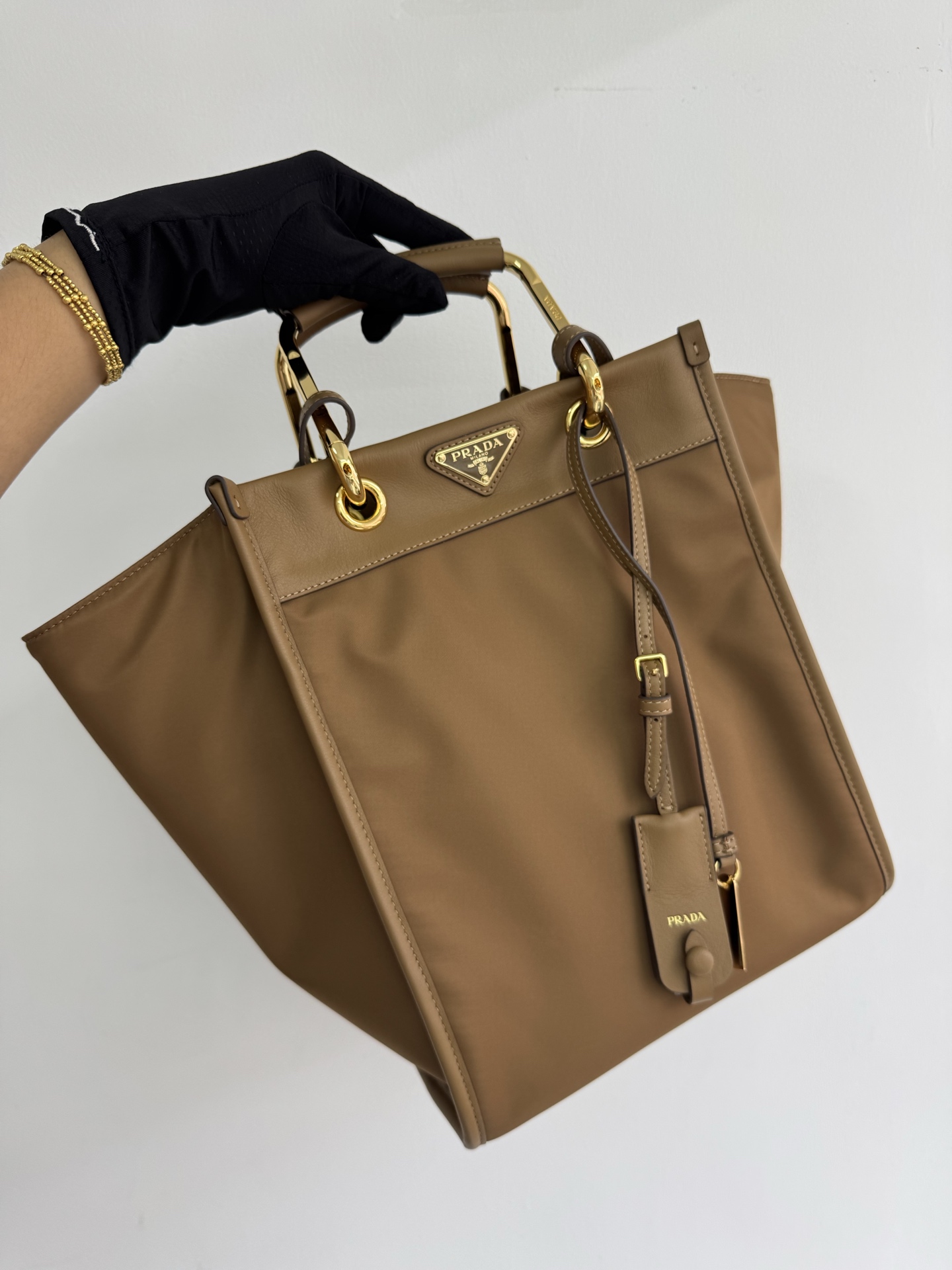 [TOP] PRADA Re-Nylon Hobo Bag 23x28.5x15cm - 2 Color