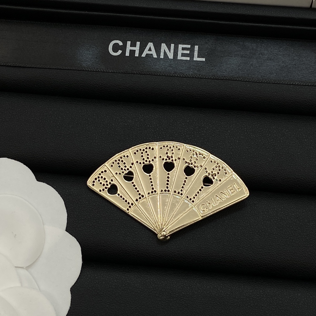 [TOP] CHANEL Folding Fan Brooch - Gold