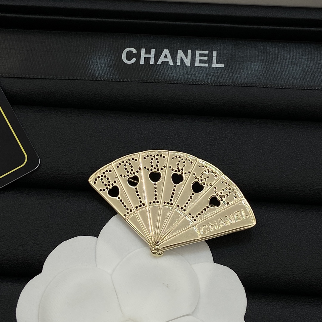 [TOP] CHANEL Folding Fan Brooch - Gold