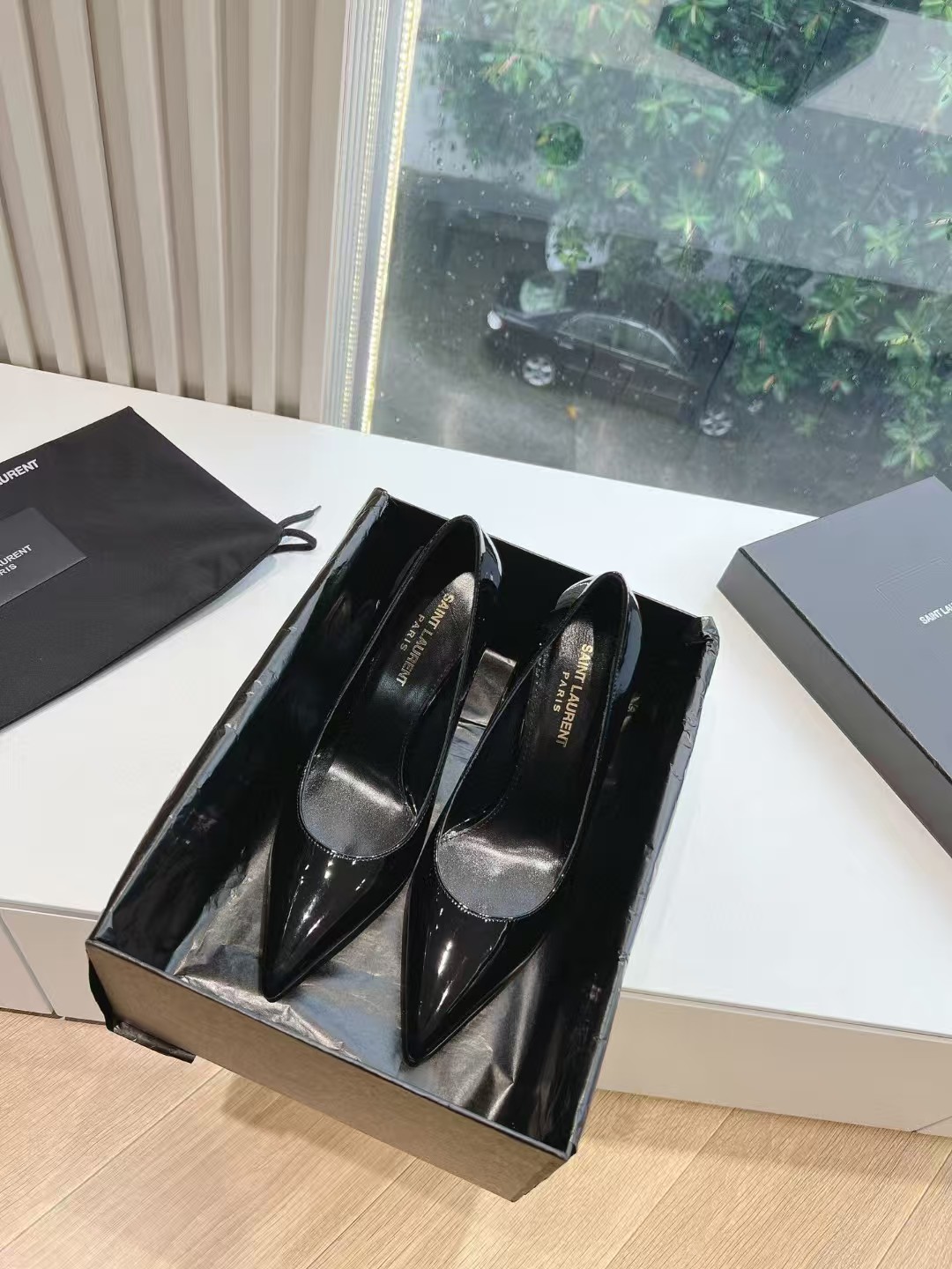 [TOP] Yves Saint Laurent YSL Leather High Heels - Black