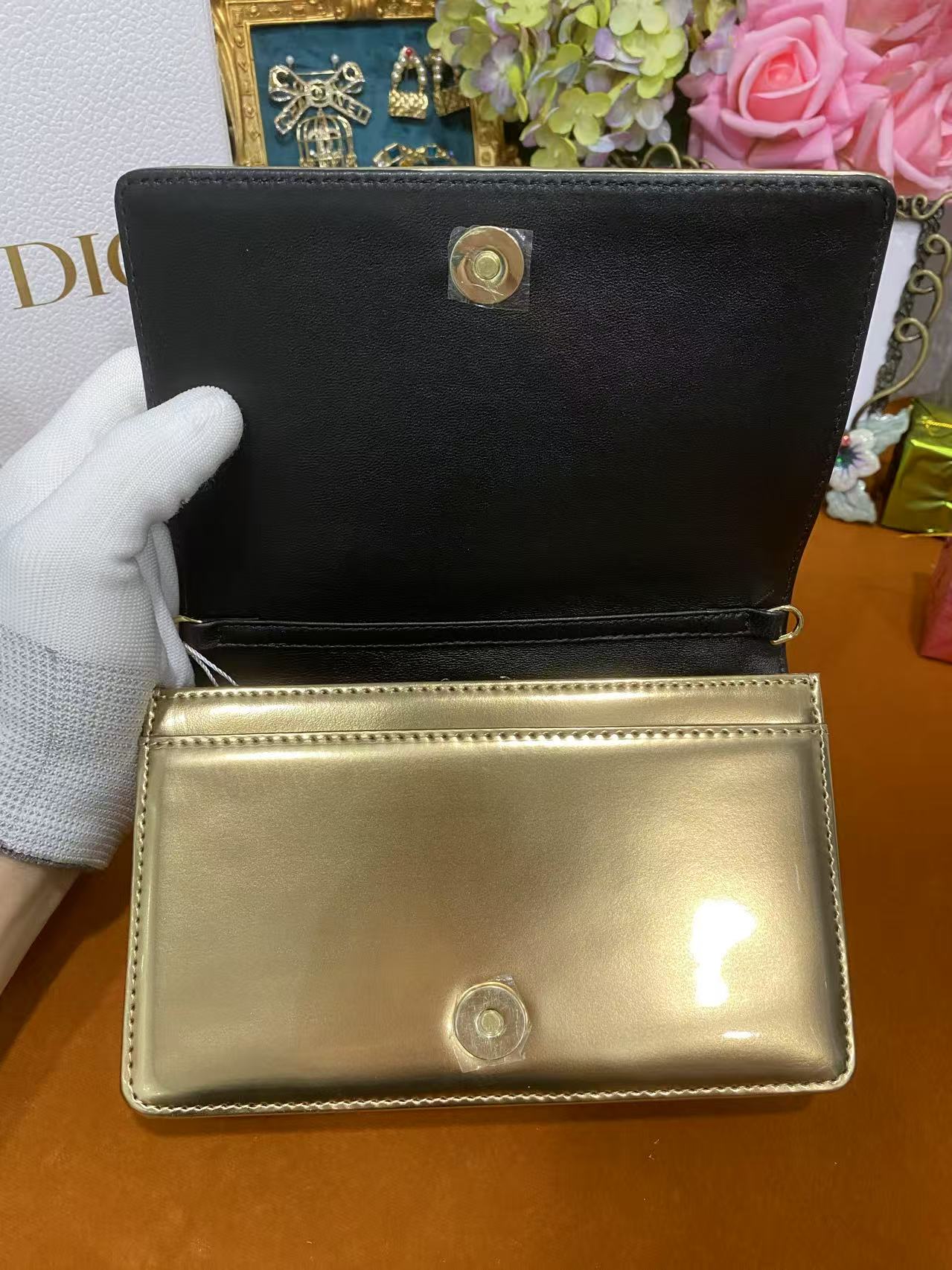 [TOP] Christian Dior Metallic Patent Micro-Cannage Diorama Wallet on Chain Bag 19cm - Gold