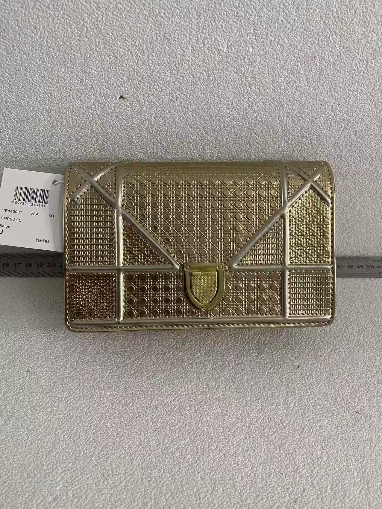 [TOP] Christian Dior Metallic Patent Micro-Cannage Diorama Wallet on Chain Bag 19cm - Gold