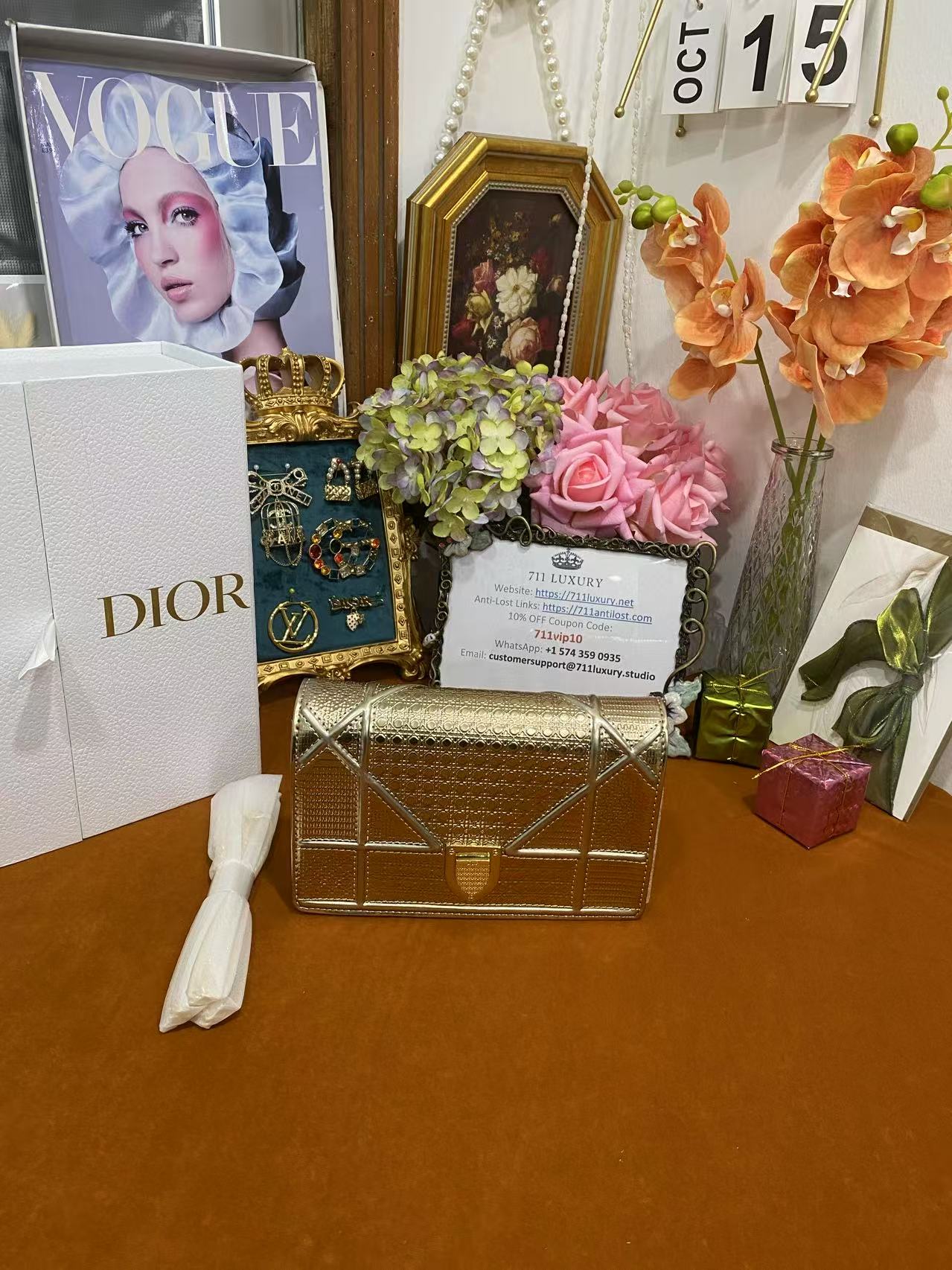 [TOP] Christian Dior Metallic Patent Micro-Cannage Diorama Wallet on Chain Bag 19cm - Gold