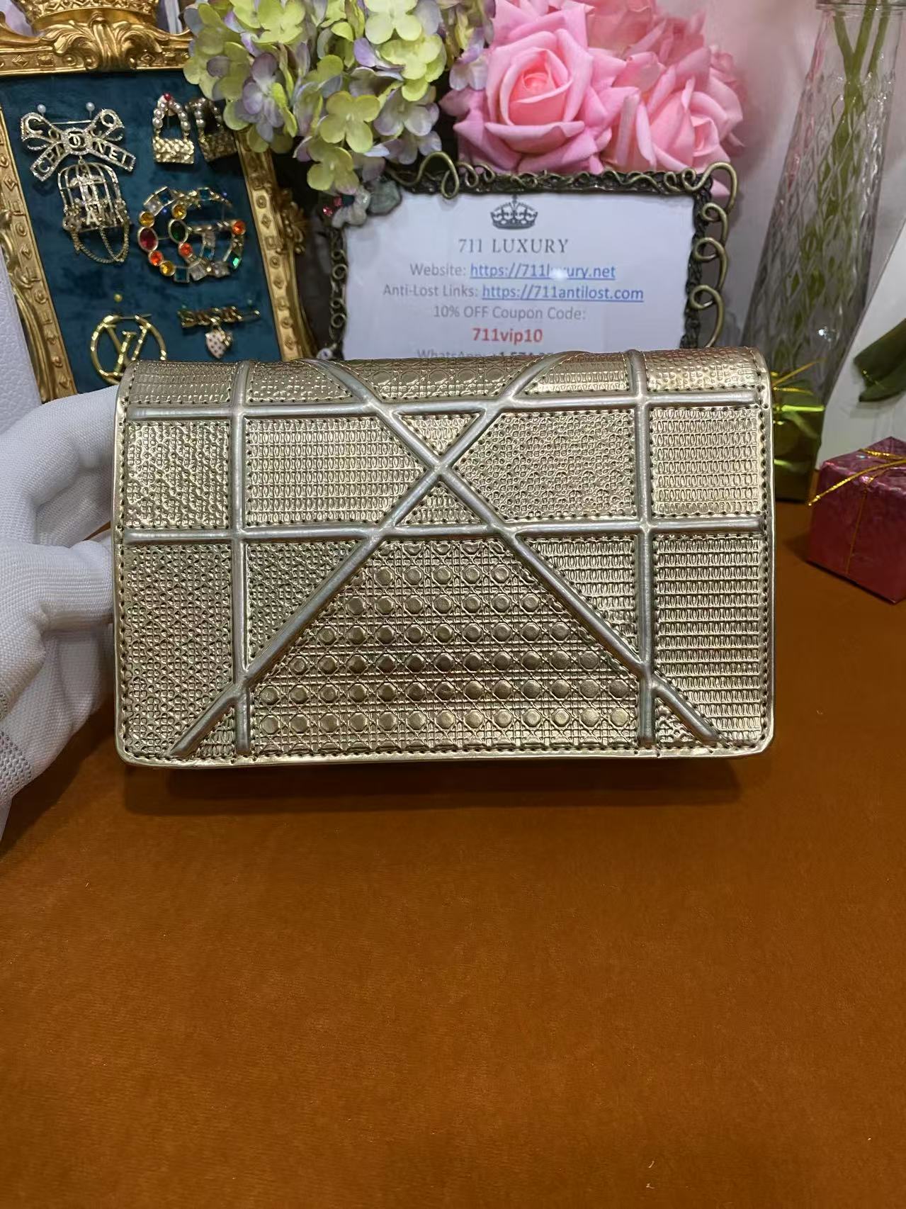 [TOP] Christian Dior Metallic Patent Micro-Cannage Diorama Wallet on Chain Bag 19cm - Gold