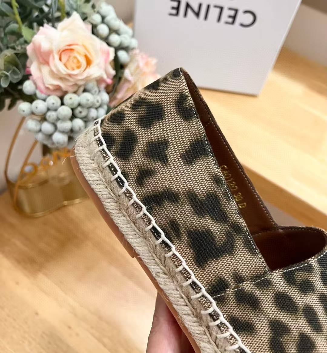 [TOP] CELINE Leopard Pattern Flat - Brown