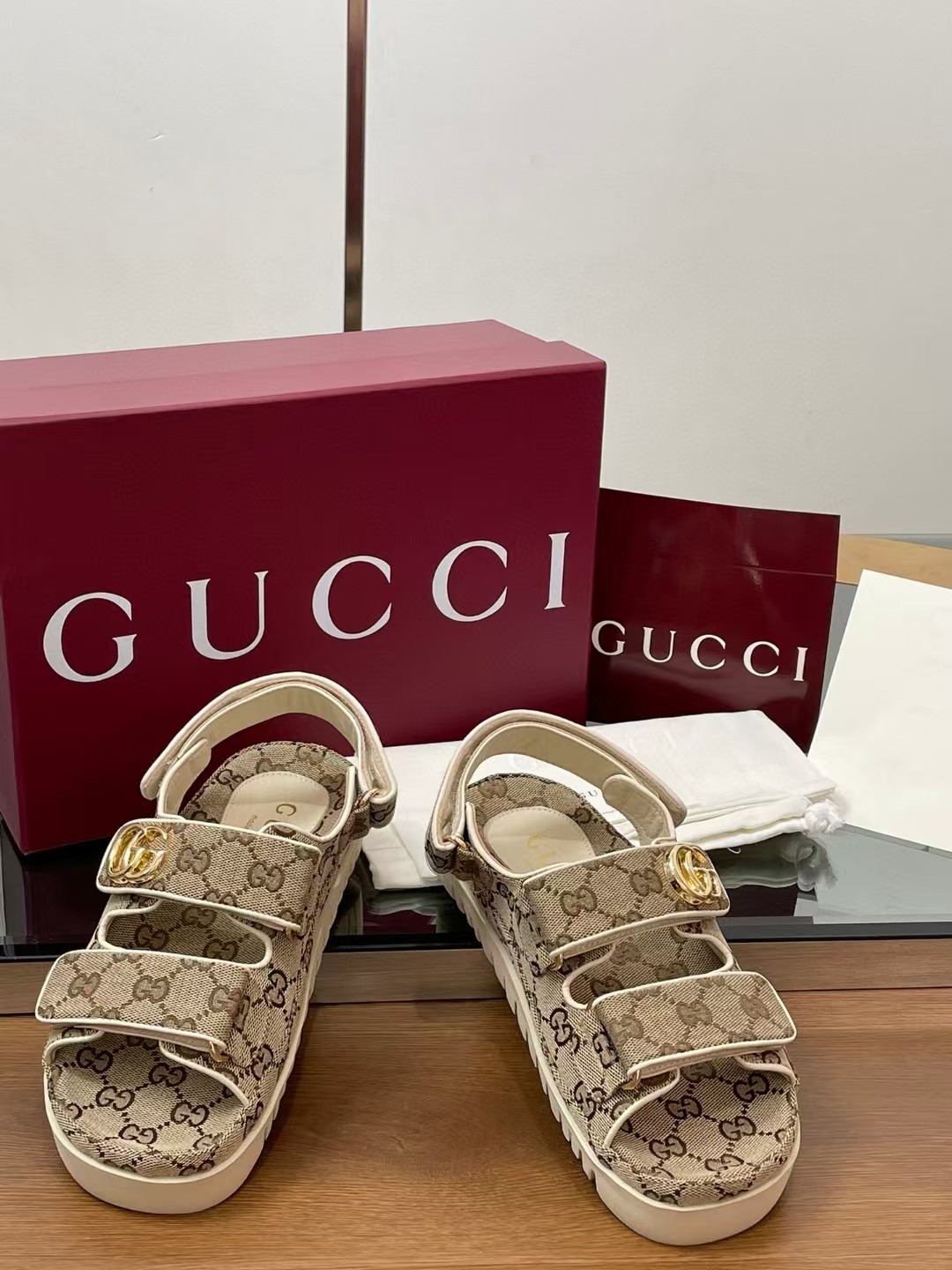 [TOP] GUCCI Classic Monogram Beach Sandals - Khaki