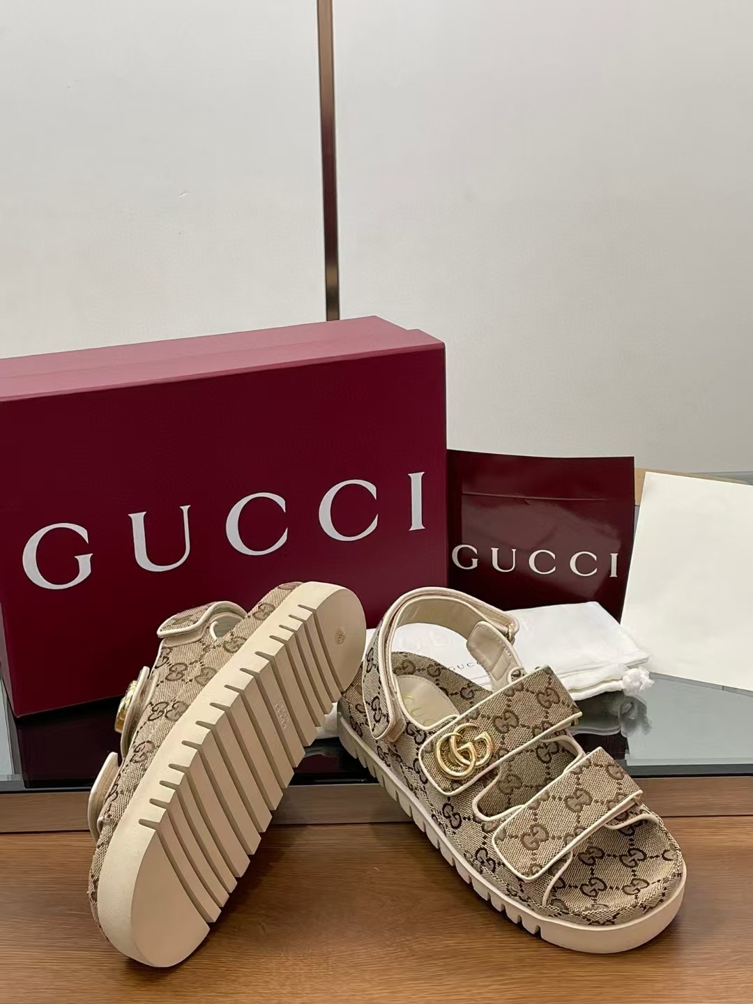 [TOP] GUCCI Classic Monogram Beach Sandals - Khaki