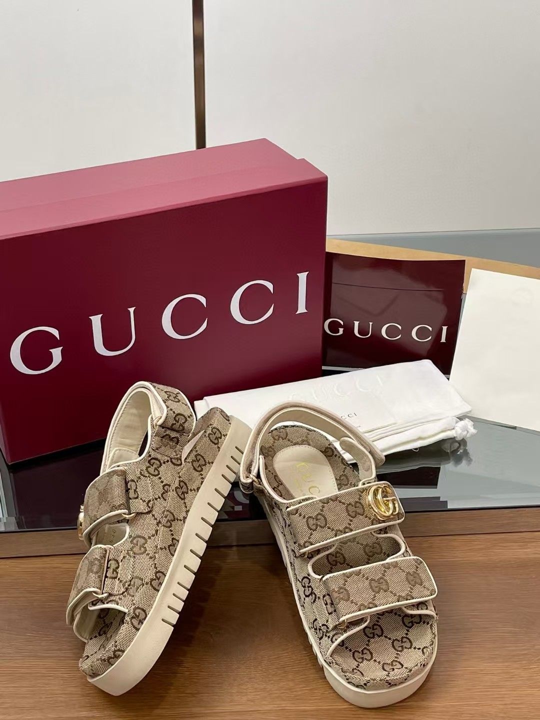 [TOP] GUCCI Classic Monogram Beach Sandals - Khaki