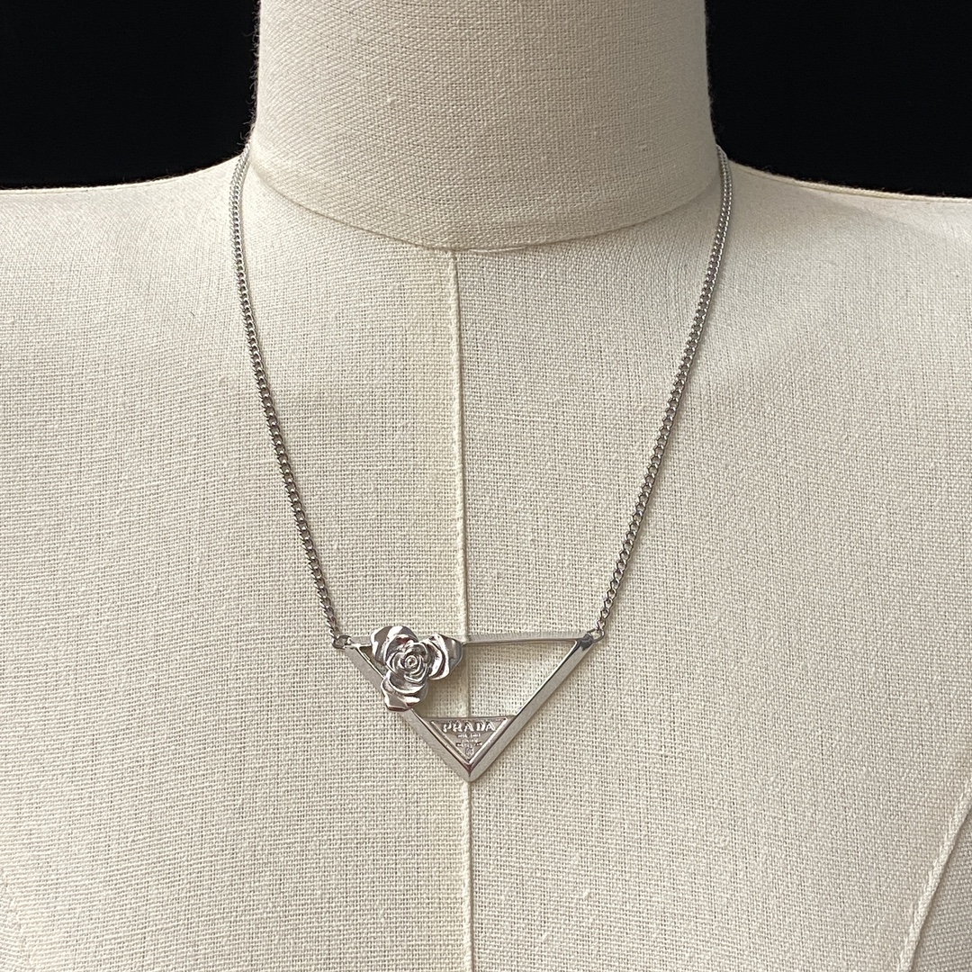 [TOP] PRADA Hollow Necklace - Silver/Gold