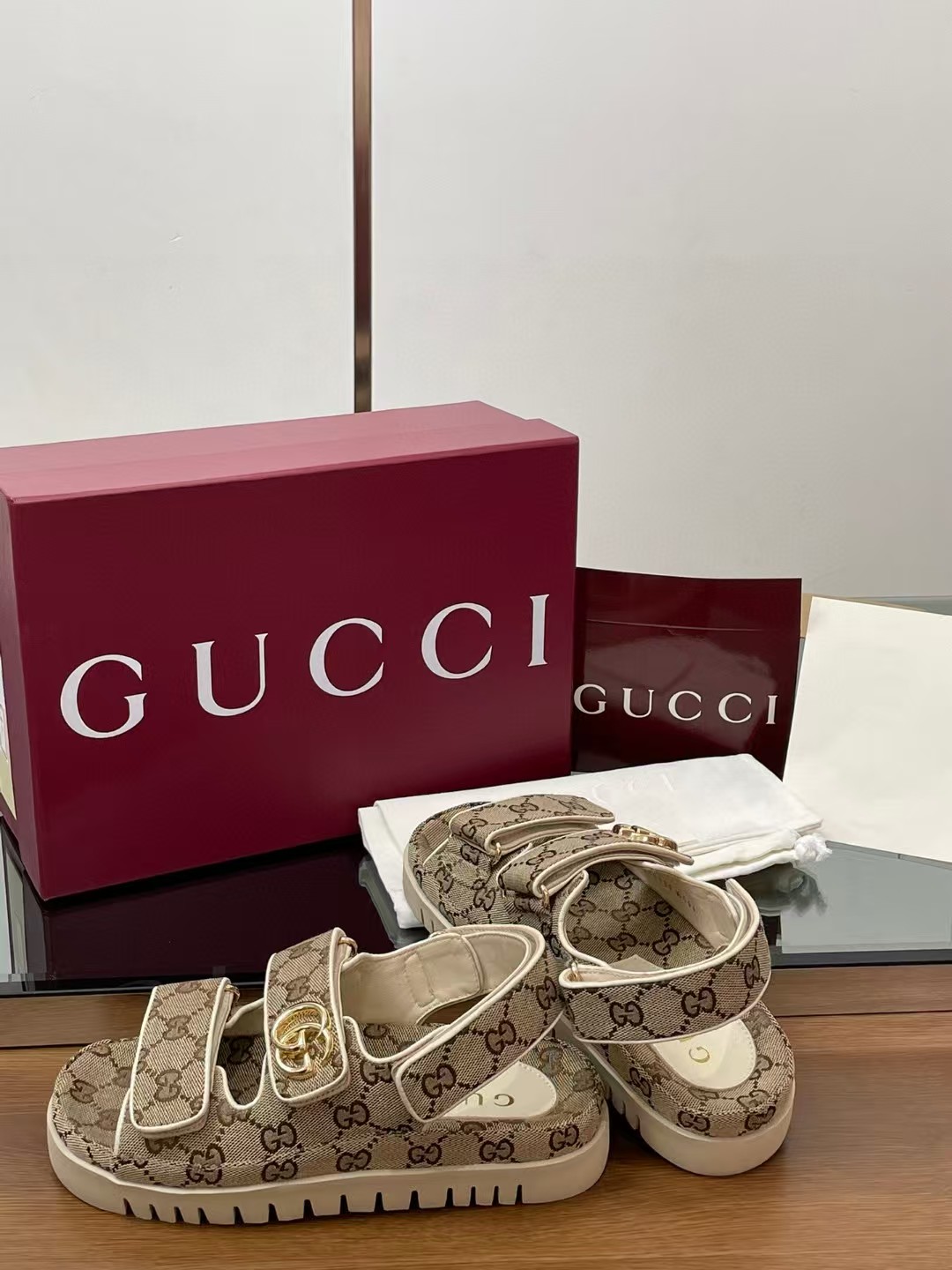 [TOP] GUCCI Classic Monogram Beach Sandals - Khaki