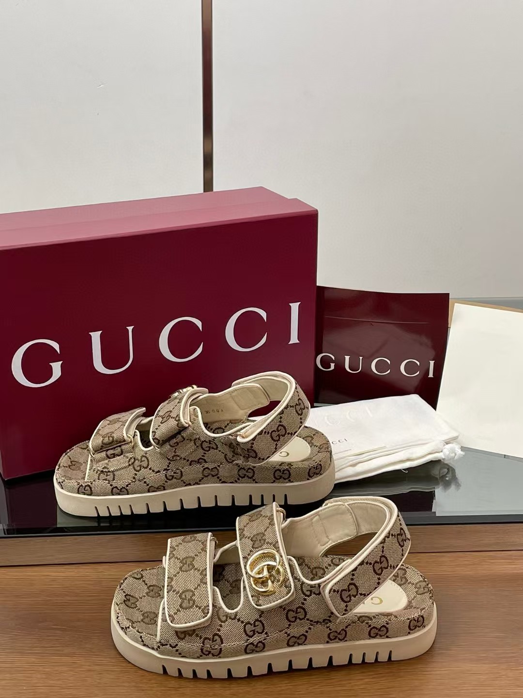 [TOP] GUCCI Classic Monogram Beach Sandals - Khaki