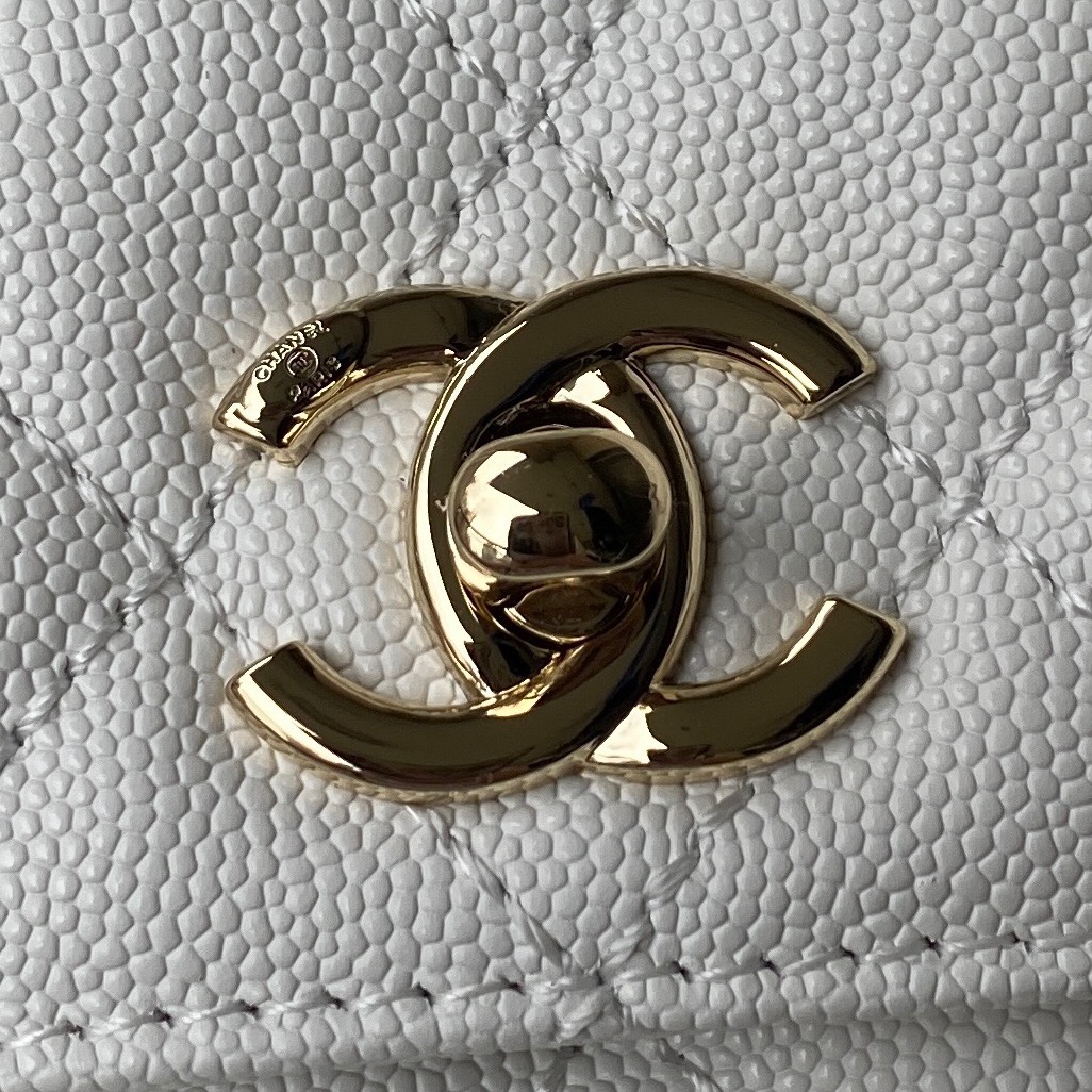 [TOP] CHANEL CoCo Handle Bag Carviar Medium 23cm - White & GHW