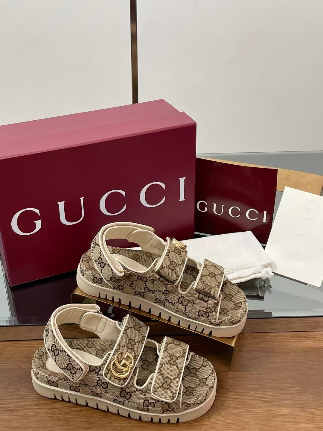 [TOP] GUCCI Classic Monogram Beach Sandals - Khaki