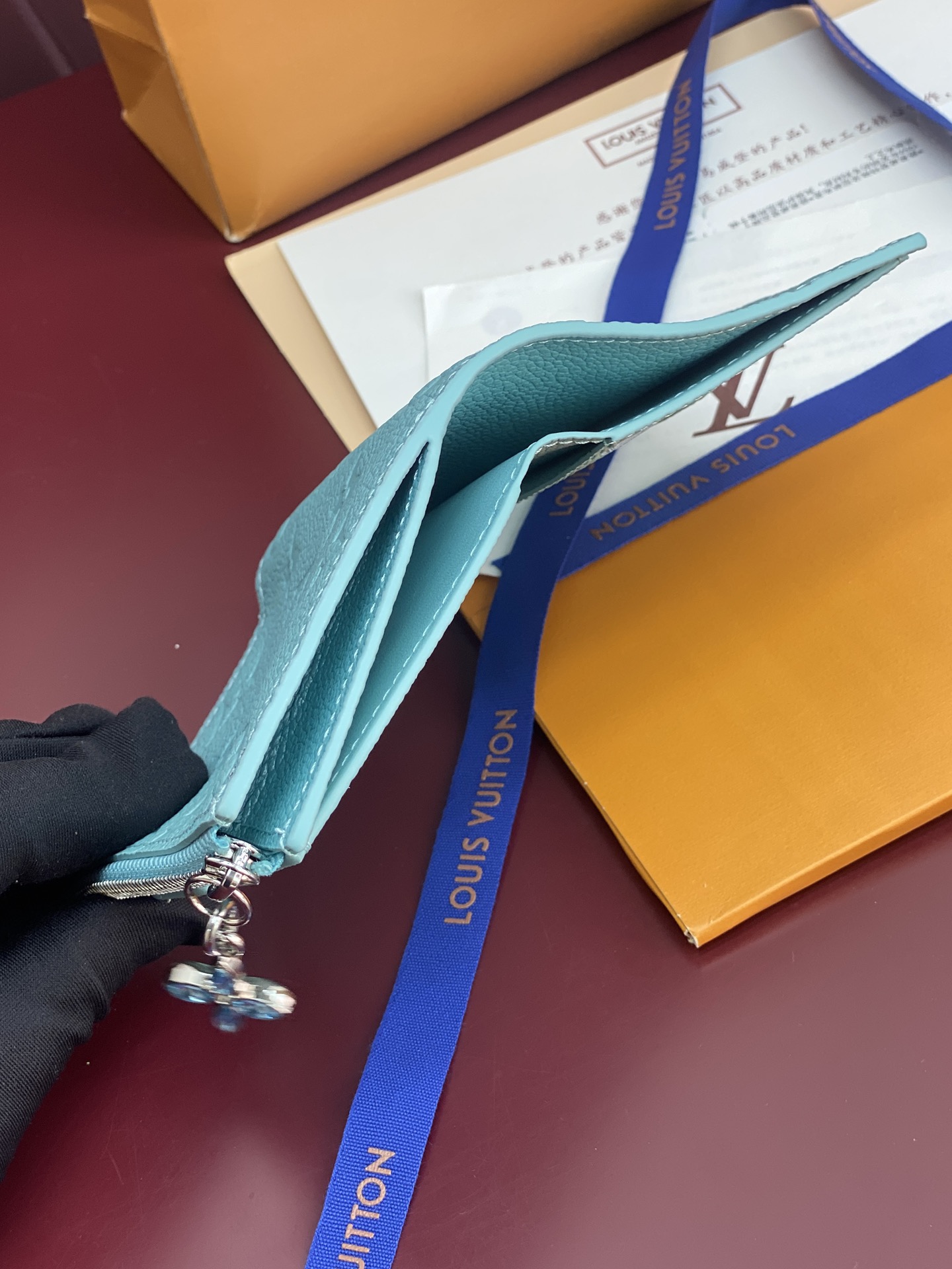 [TOP] Louis Vuitton LV Lisa Wallet 11.5x9x1.5cm - Pearlescent Blue