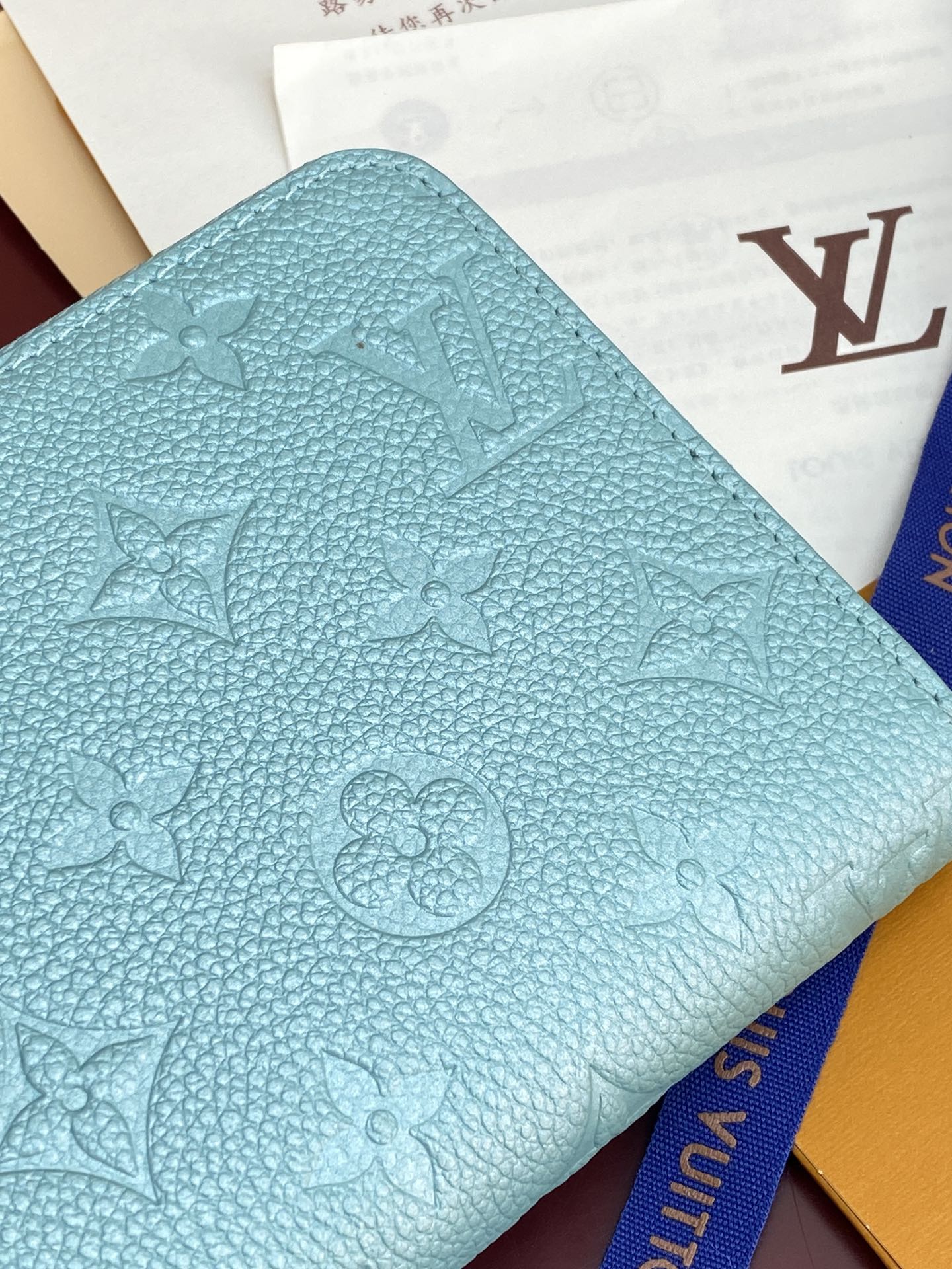 [TOP] Louis Vuitton LV Zip Wallet 19.5x10.5x2.5cm - Pearlescent Blue