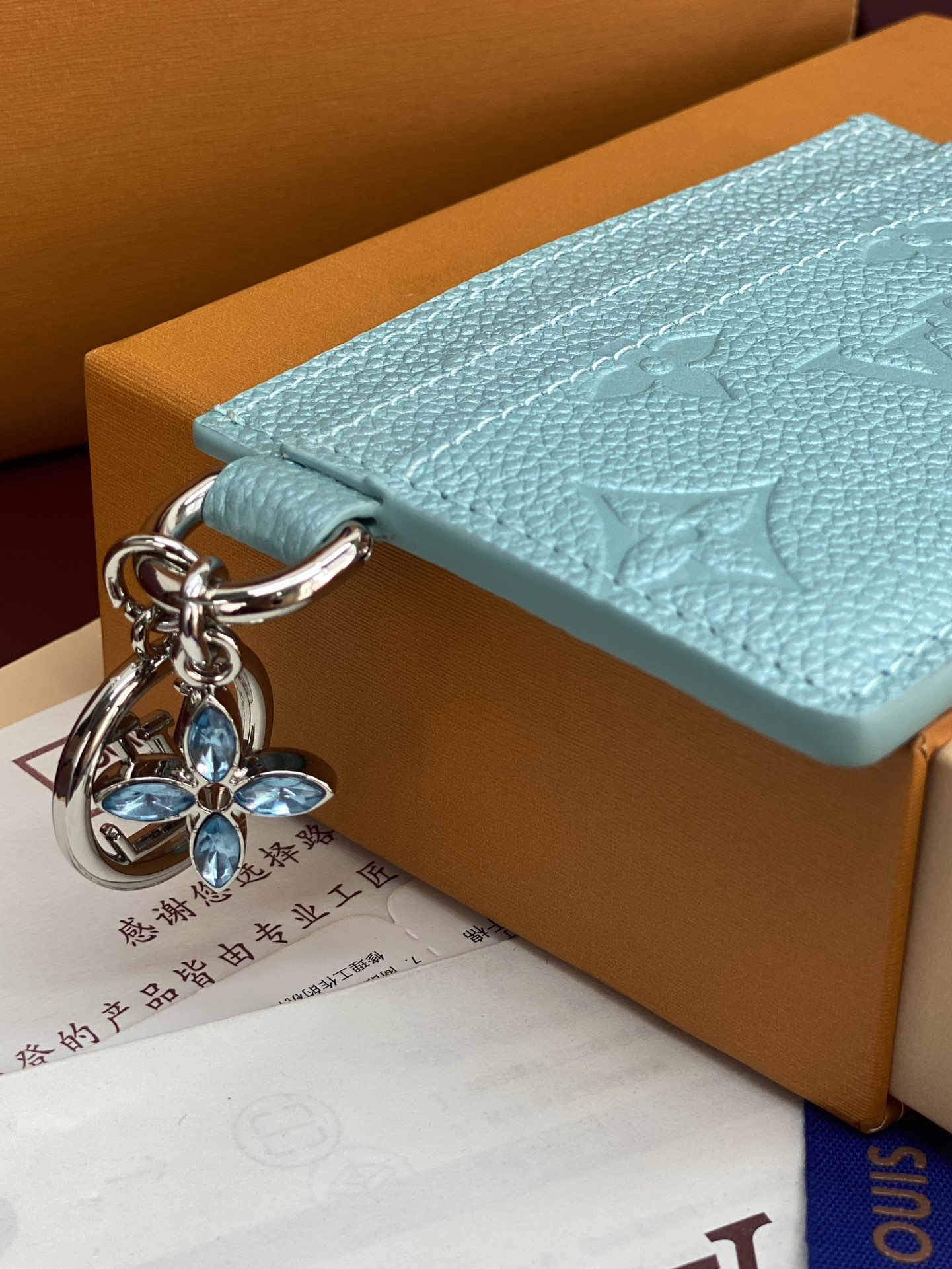 [TOP] Louis Vuitton LV Ski Charms Card Holder 10.2x7.3x0.3cm - Pearlescent Blue